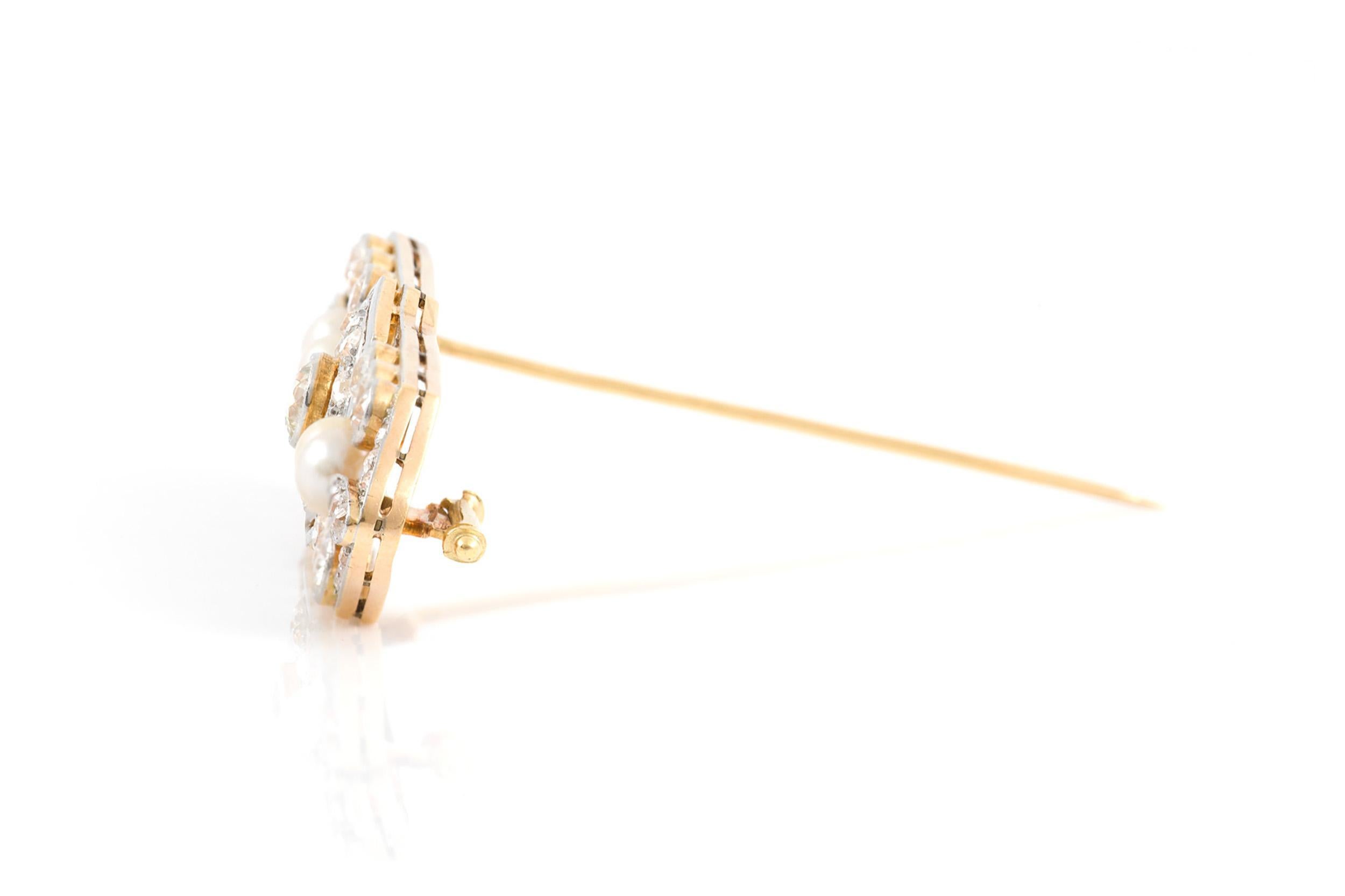 Antiguo broche eduardiano de 1910 con diamantes y perlas de 4,50 quilates Eduardiano en venta