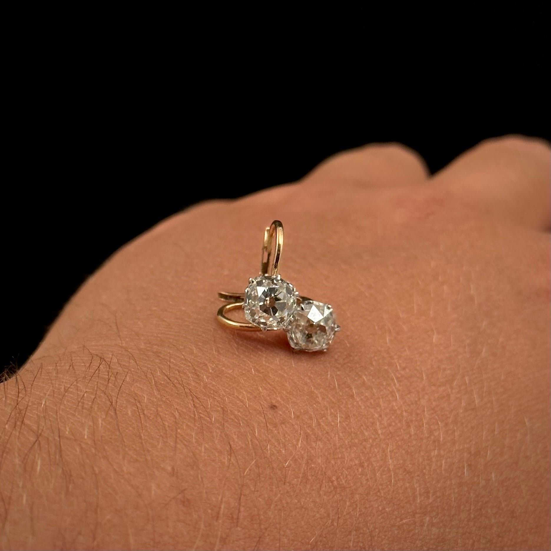 Antike edwardianische Gelbgold-Ohrringe mit 3.4 Karat Diamanten im alten Minenschliff Portugiesischgehäuse 1