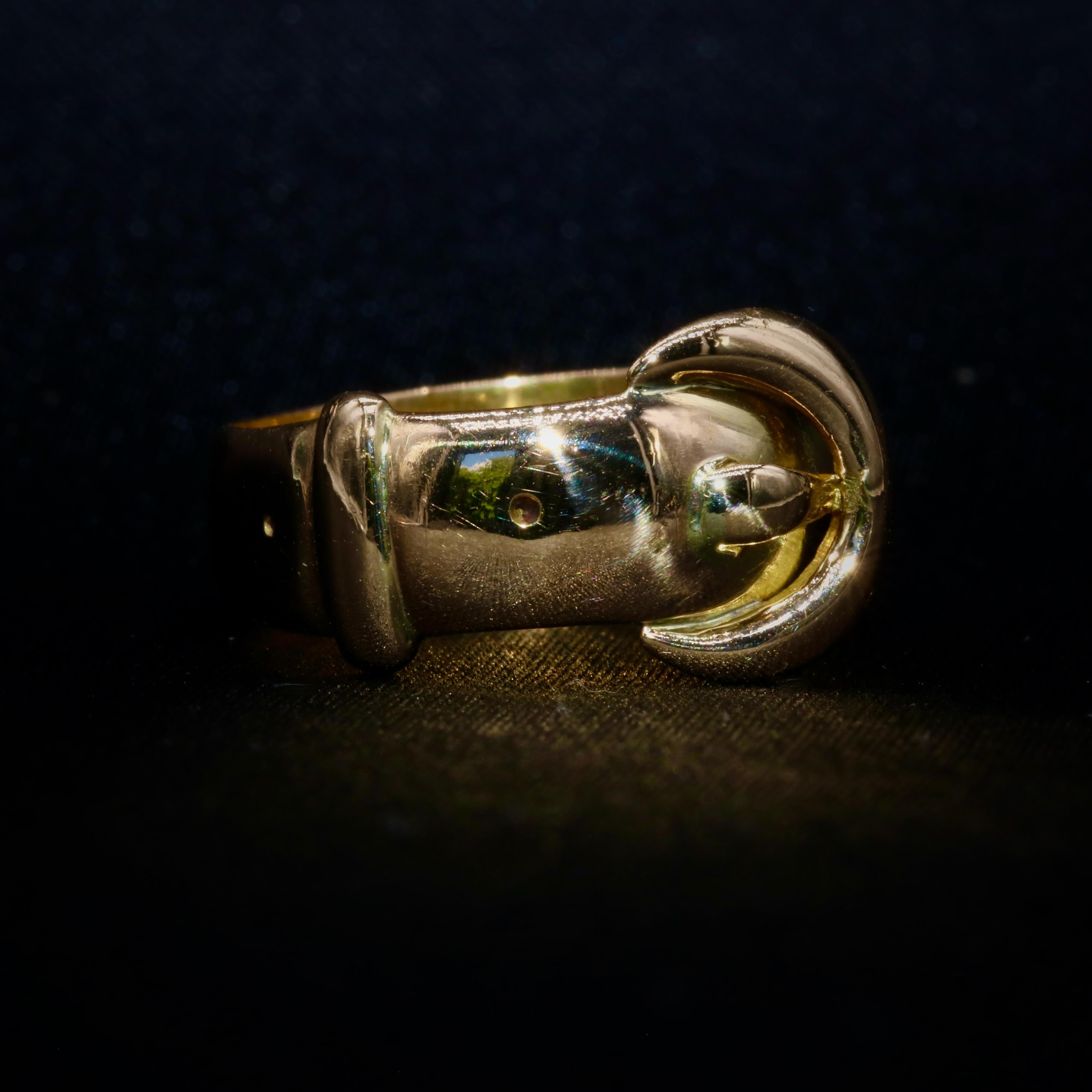 Antiguo anillo eduardiano de hebilla conmemorativa de la 1ª Guerra Mundial de 7 g en oro amarillo de 18 quilates Eduardiano en venta