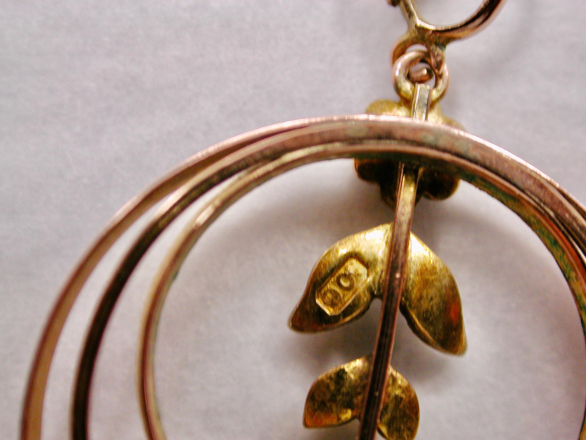 ary gold pendant