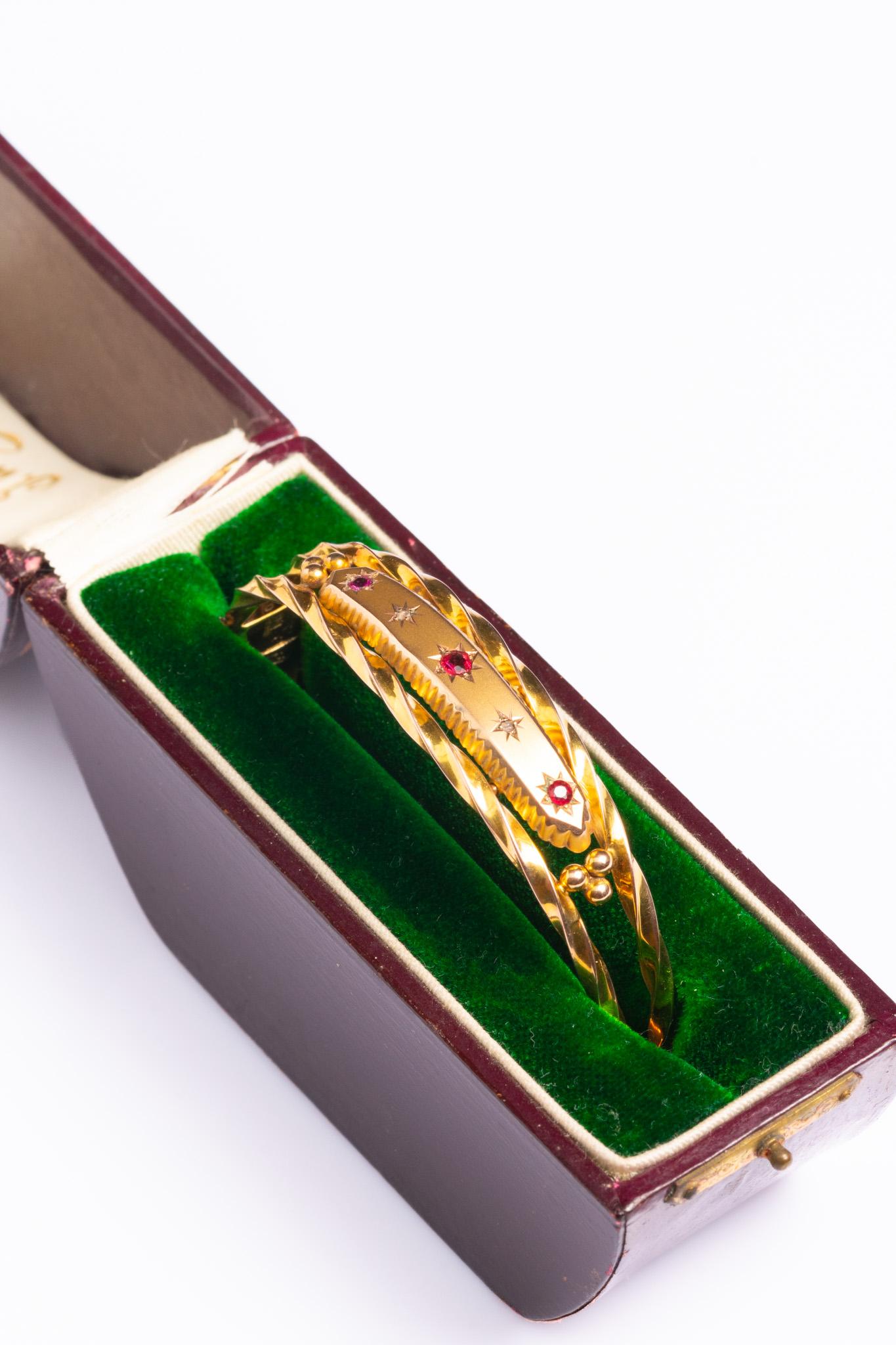Antiker edwardianischer Starburst-Armreif aus 9 Karat Gold mit Diamanten und Rubinen im Angebot 9