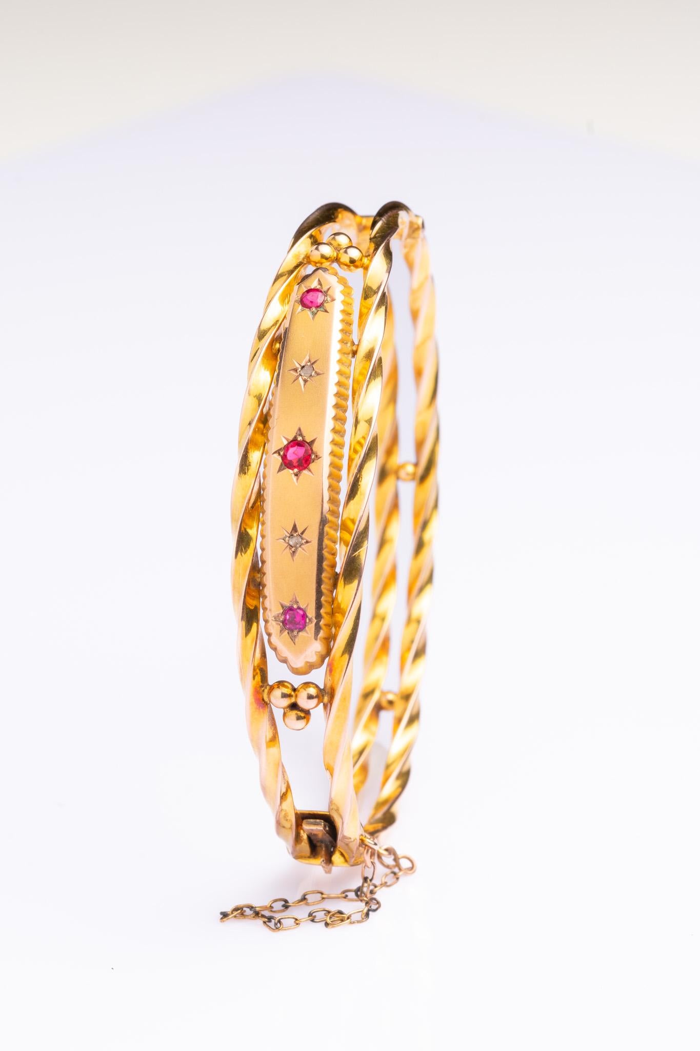 Antiker edwardianischer Starburst-Armreif aus 9 Karat Gold mit Diamanten und Rubinen im Angebot 10
