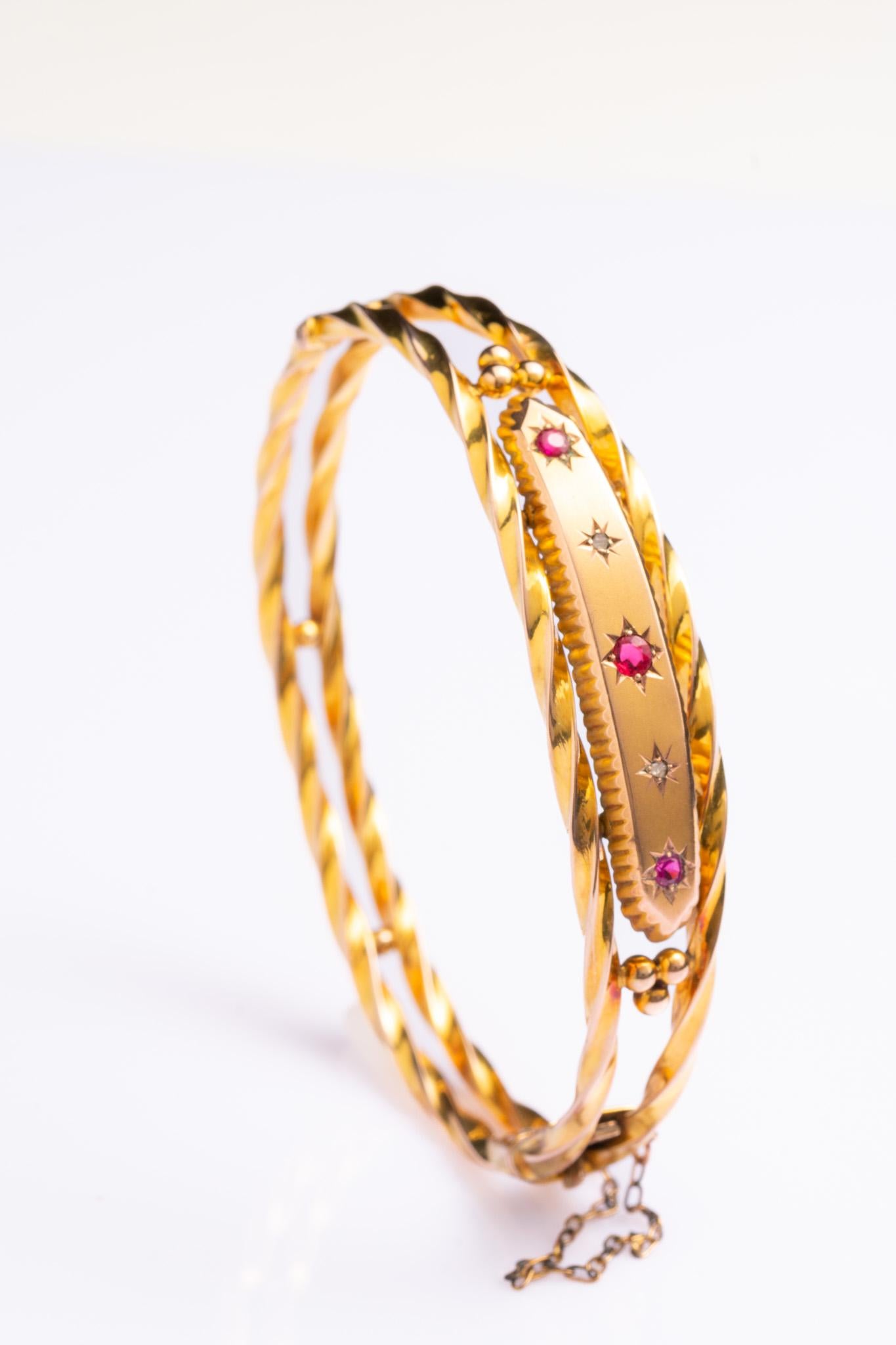 Antiker edwardianischer Starburst-Armreif aus 9 Karat Gold mit Diamanten und Rubinen im Angebot 11