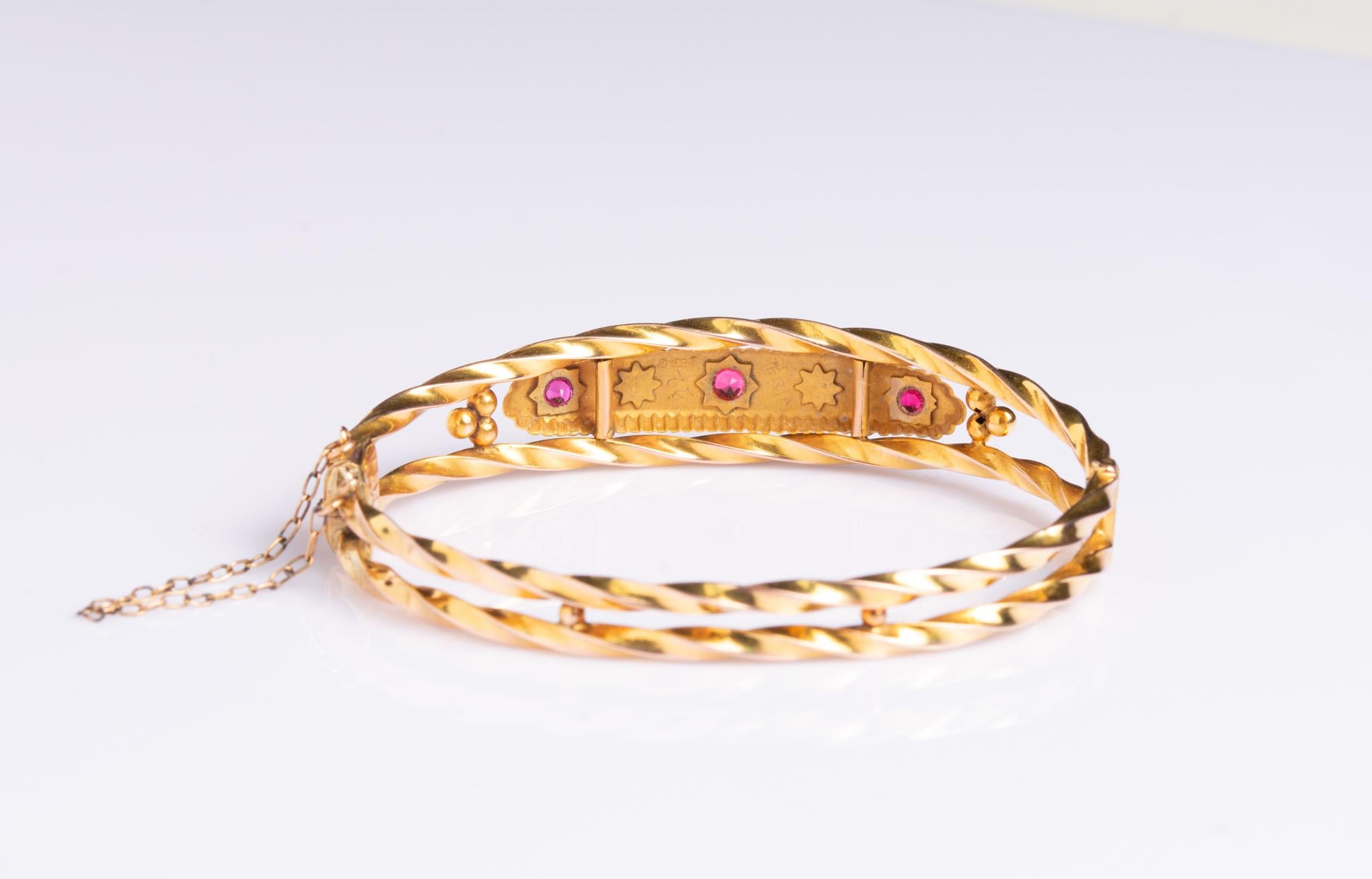 Antiker edwardianischer Starburst-Armreif aus 9 Karat Gold mit Diamanten und Rubinen im Angebot 2