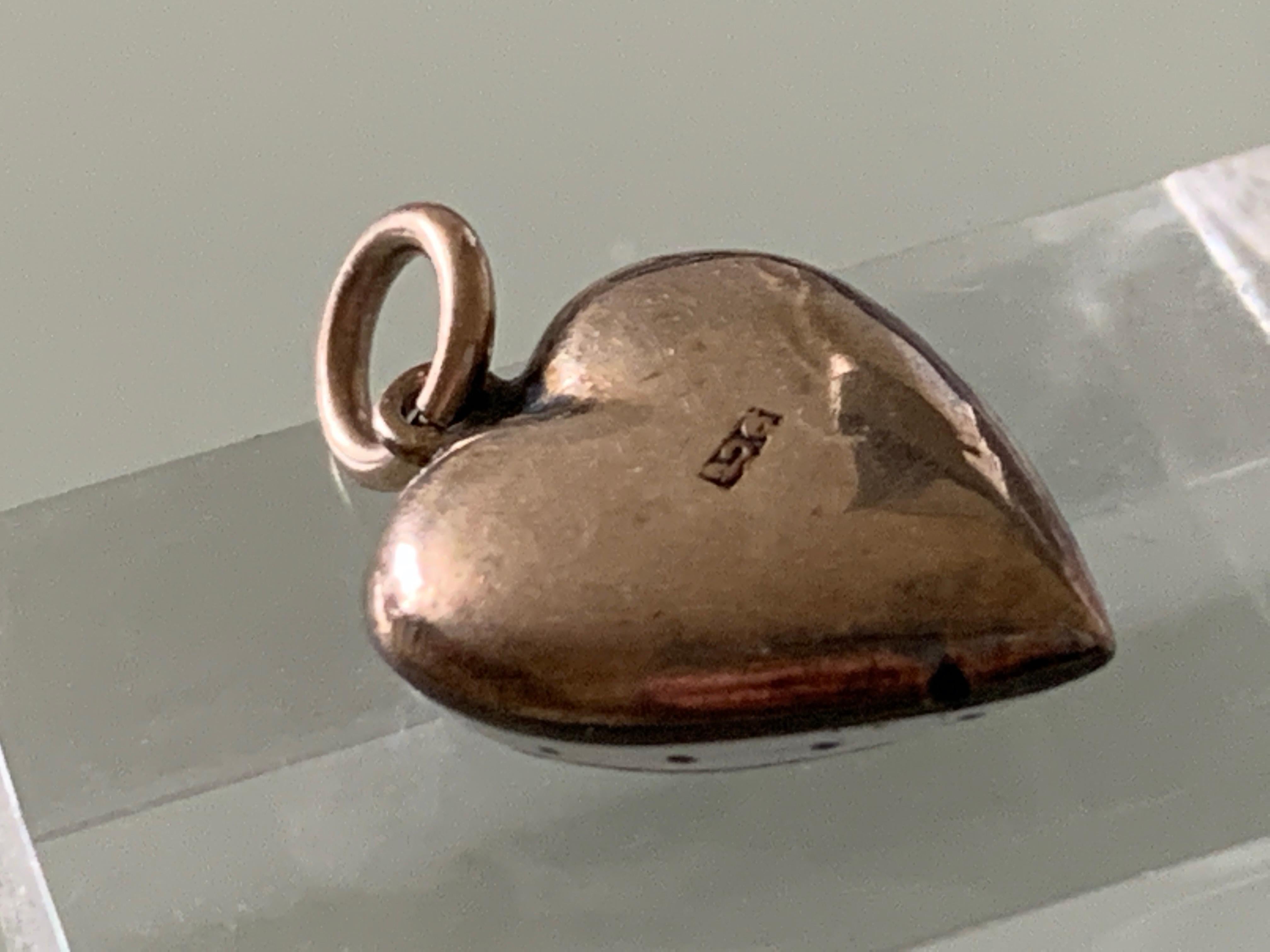 Antique Edwardian 9ct Gold Enameled Heart pendant  For Sale 4