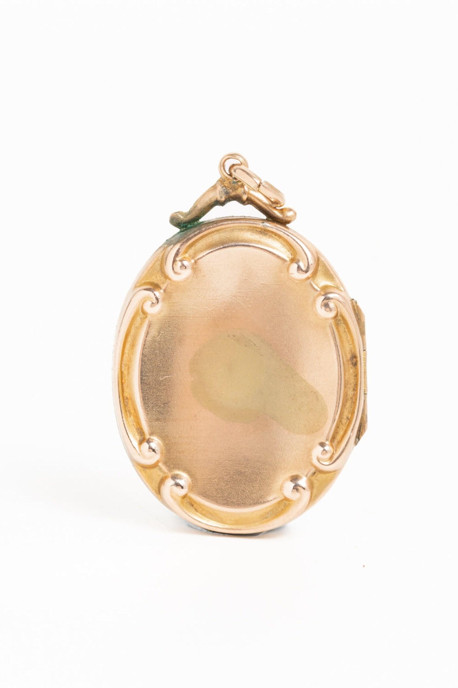 Antique Edwardian 9ct Gold Front & Back Ruby And Pearl Locket In Good Condition For Sale In Portland, England