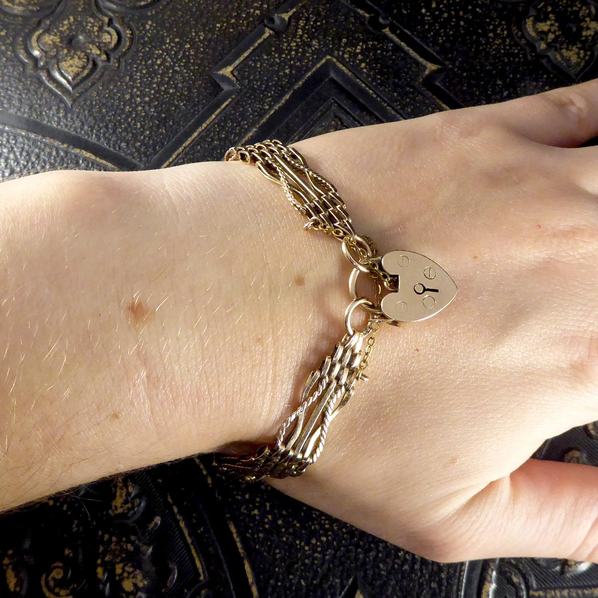 Antique Edwardian 9ct Gold Gate Bracelet In Good Condition For Sale In Yorkshire, West Yorkshire