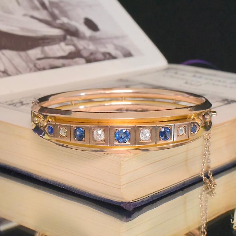 Women's or Men's Antique Edwardian 9ct Yellow Gold Sapphire And Diamond Bangle Circa 1910 For Sale
