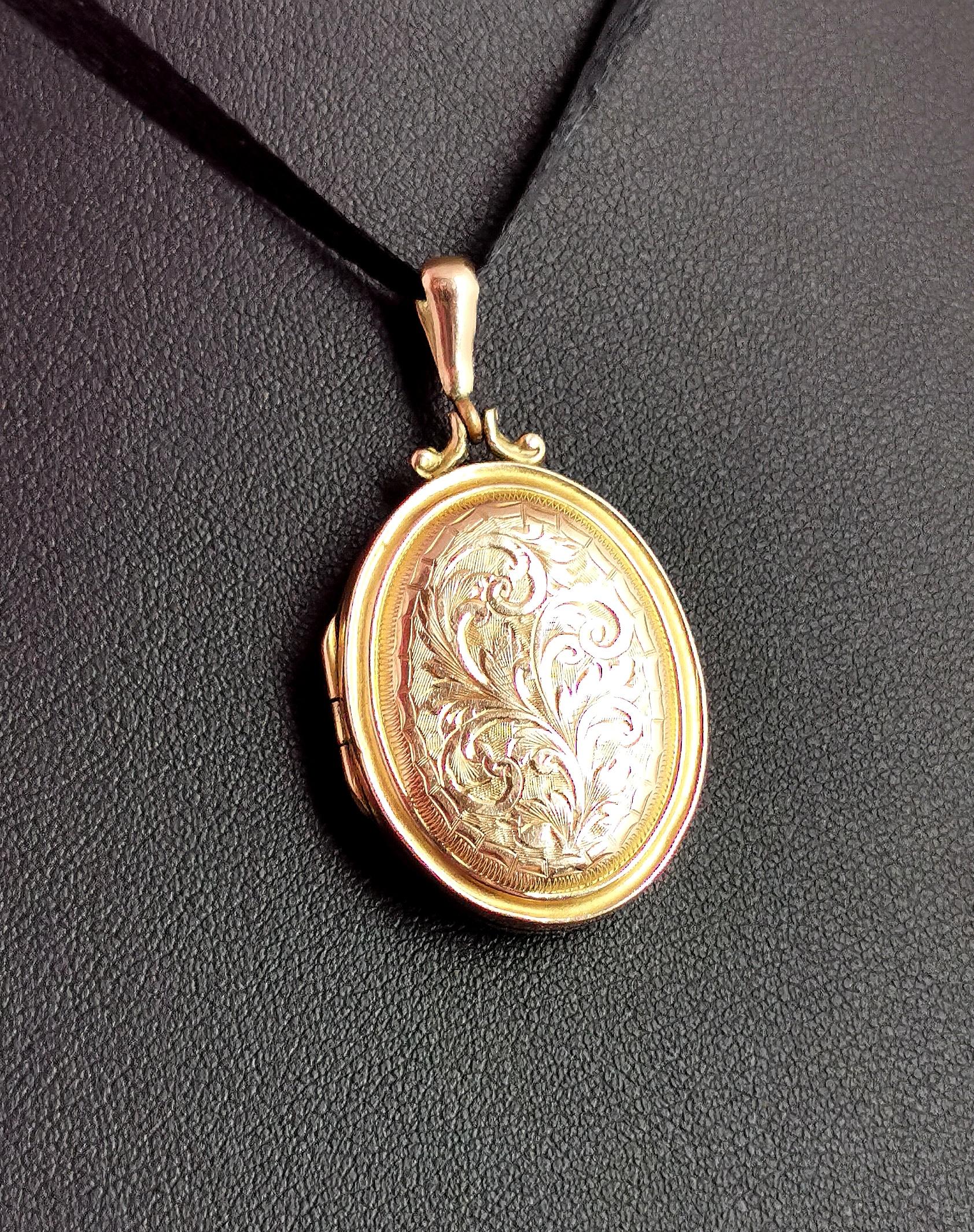 Antikes edwardianisches 9k Gold Medaillon mit Front und Rückseite, Liebesherz, graviert 6