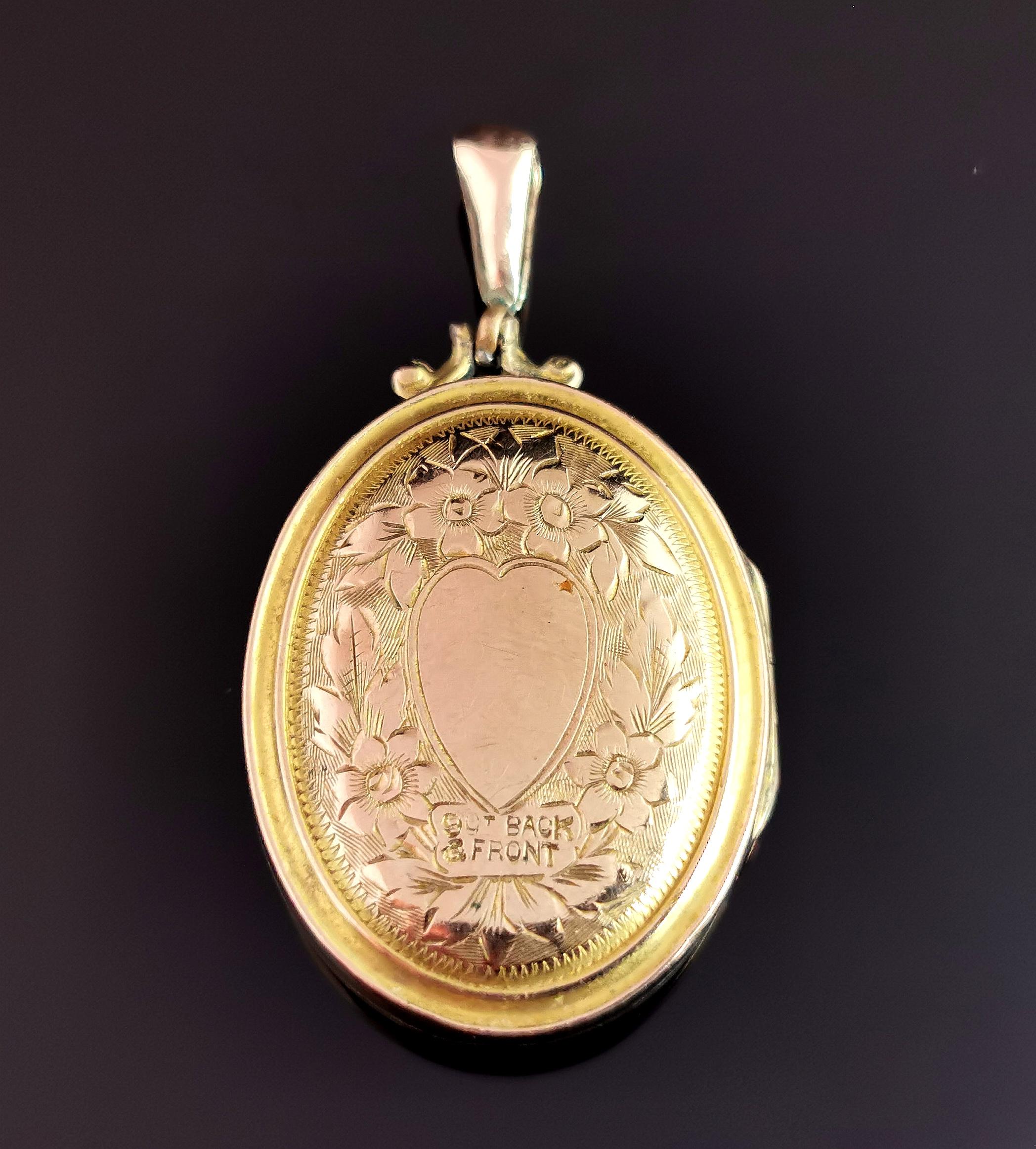 Antique Edwardian 9k Gold Front and Back Locket, Love Heart, Engraved In Fair Condition In NEWARK, GB