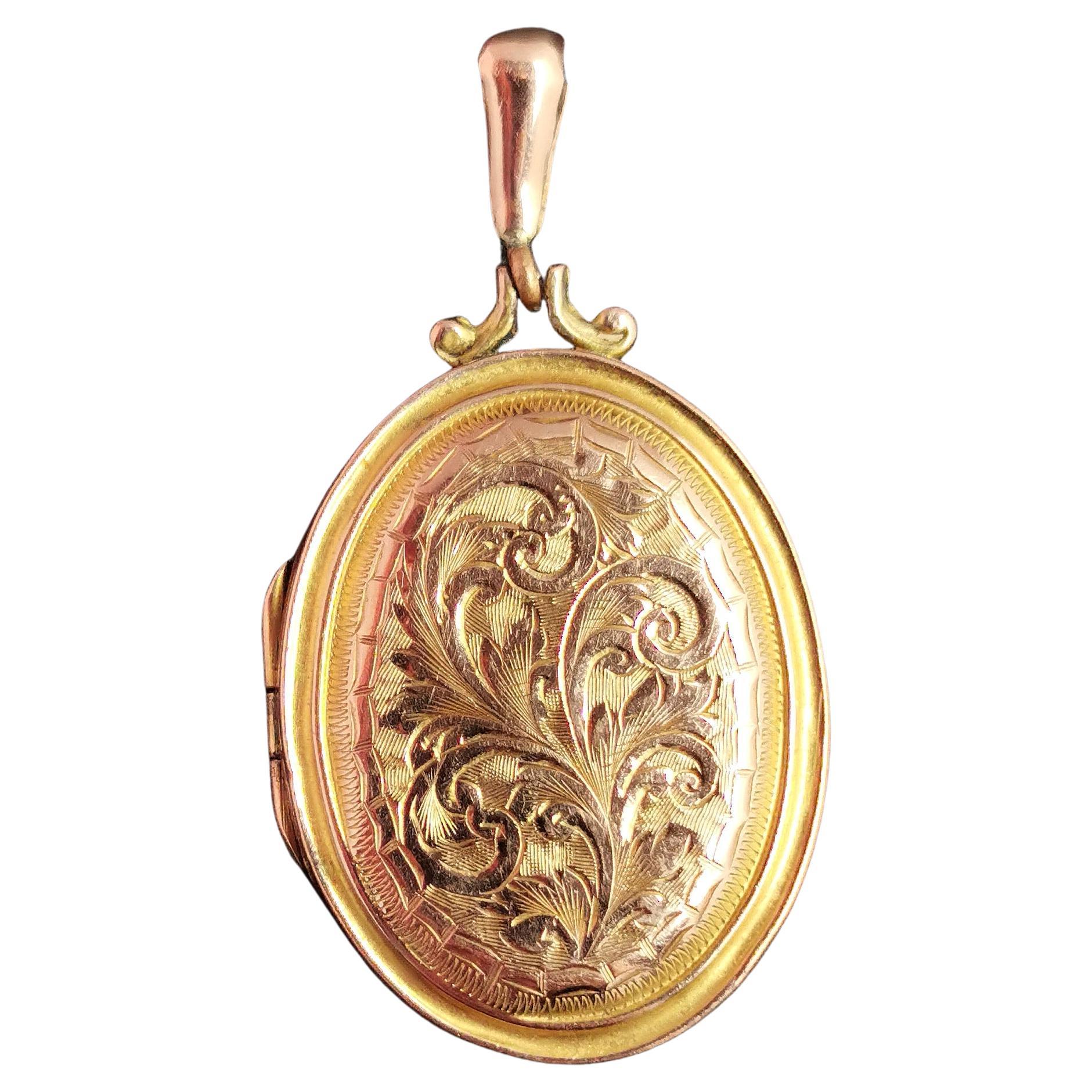 Antikes edwardianisches 9k Gold Medaillon mit Front und Rückseite, Liebesherz, graviert