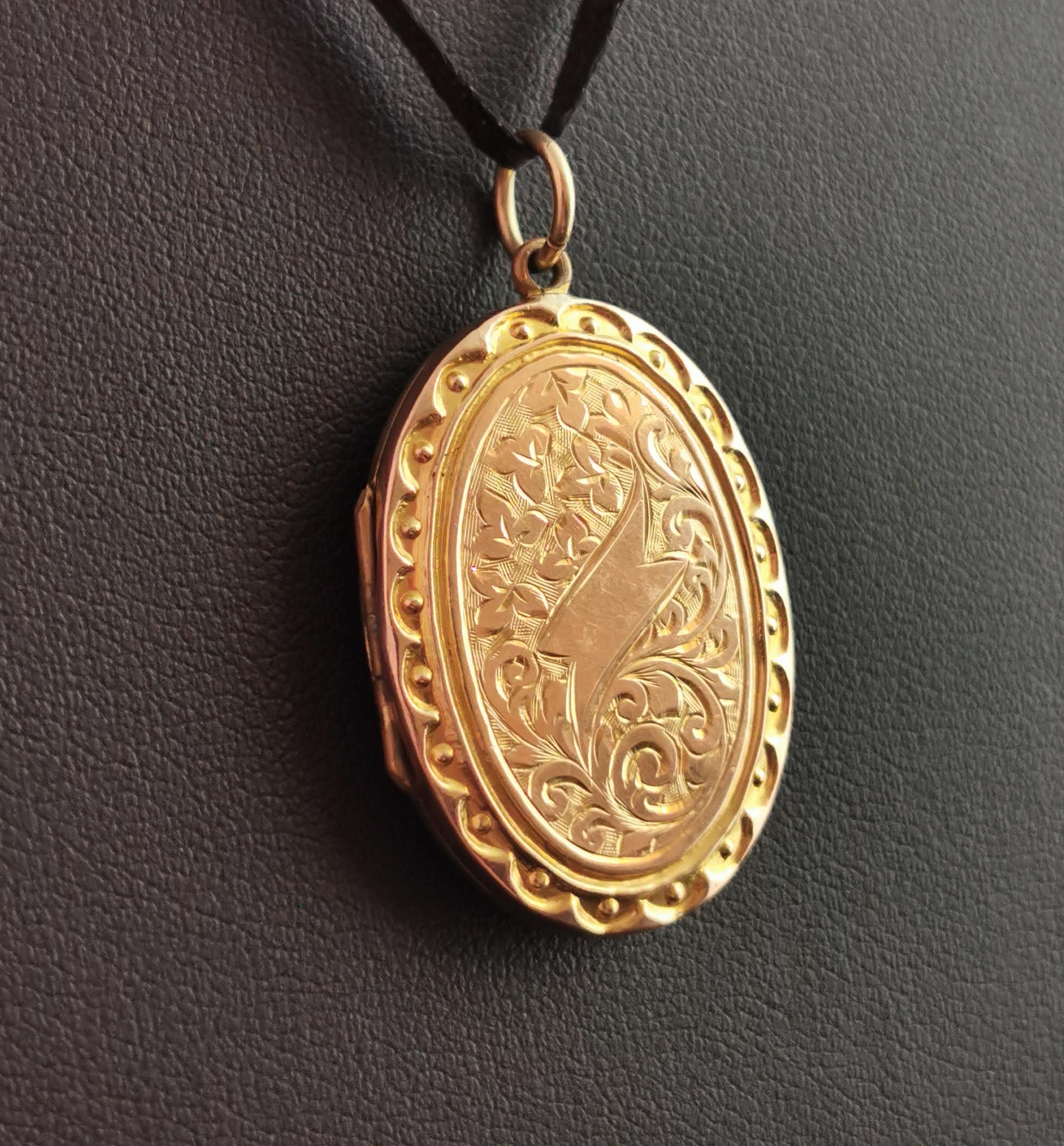 Antique Edwardian 9k gold front and back locket pendant, engraved  4
