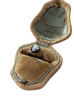 Antique Edwardian 9K Gold Round Onyx Cameo Ring with Deep Copper-Gold Patina
