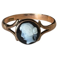 Antique Edwardian 9K Gold Round Onyx Cameo Ring with Deep Copper-Gold Patina