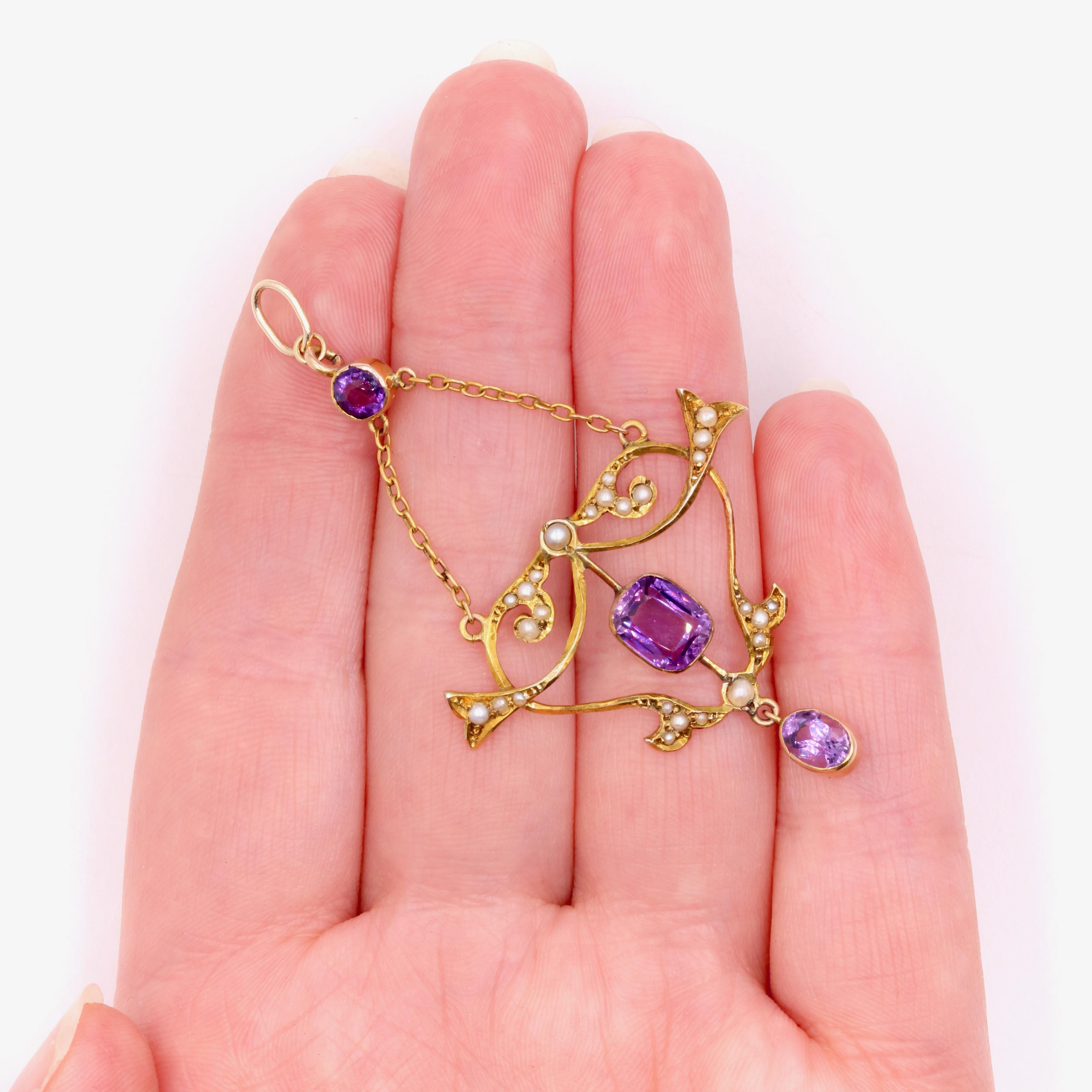 Pendentif édouardien ancien en or jaune 9 carats, améthyste et perle en vente 4