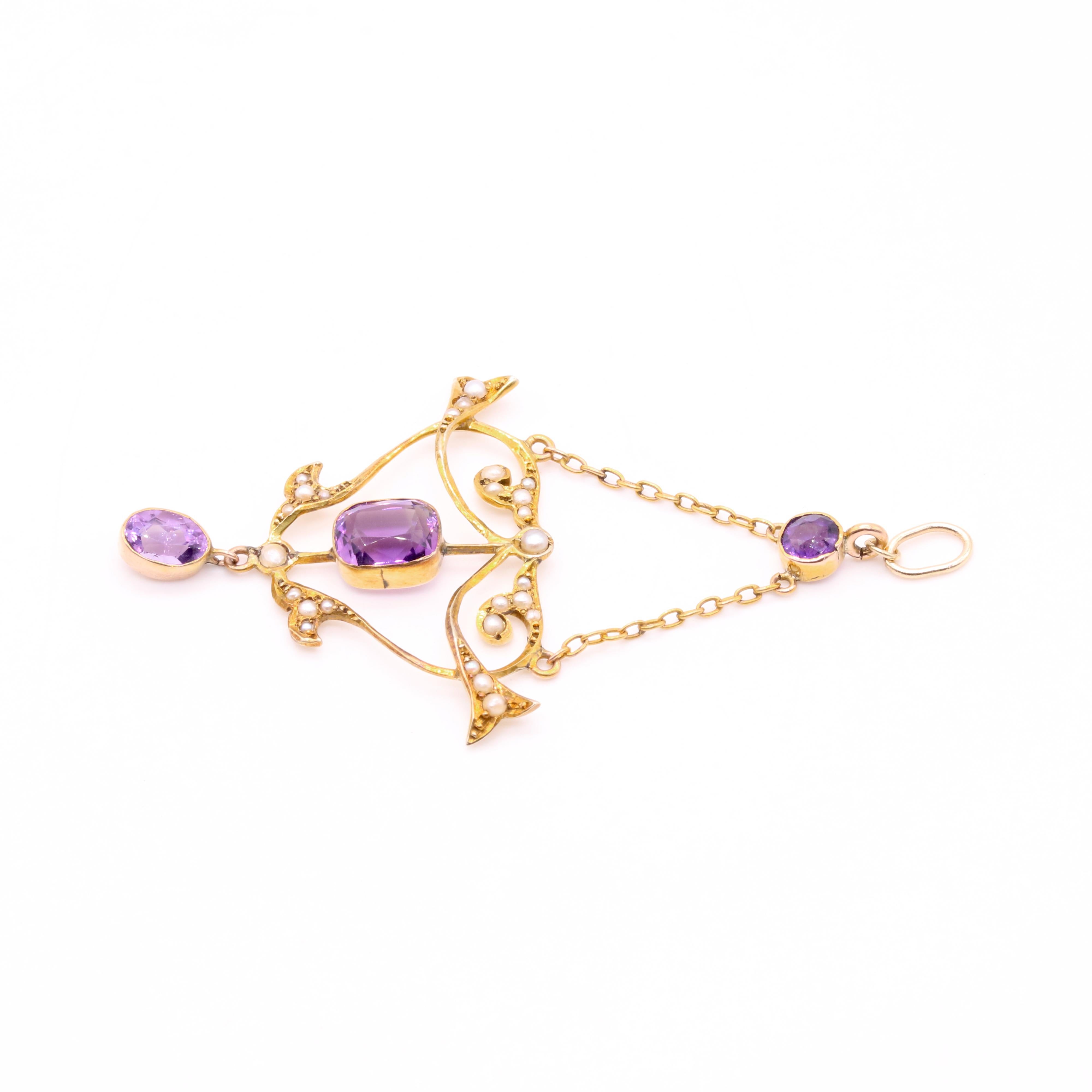 Pendentif édouardien ancien en or jaune 9 carats, améthyste et perle Bon état - En vente à Staines-Upon-Thames, GB