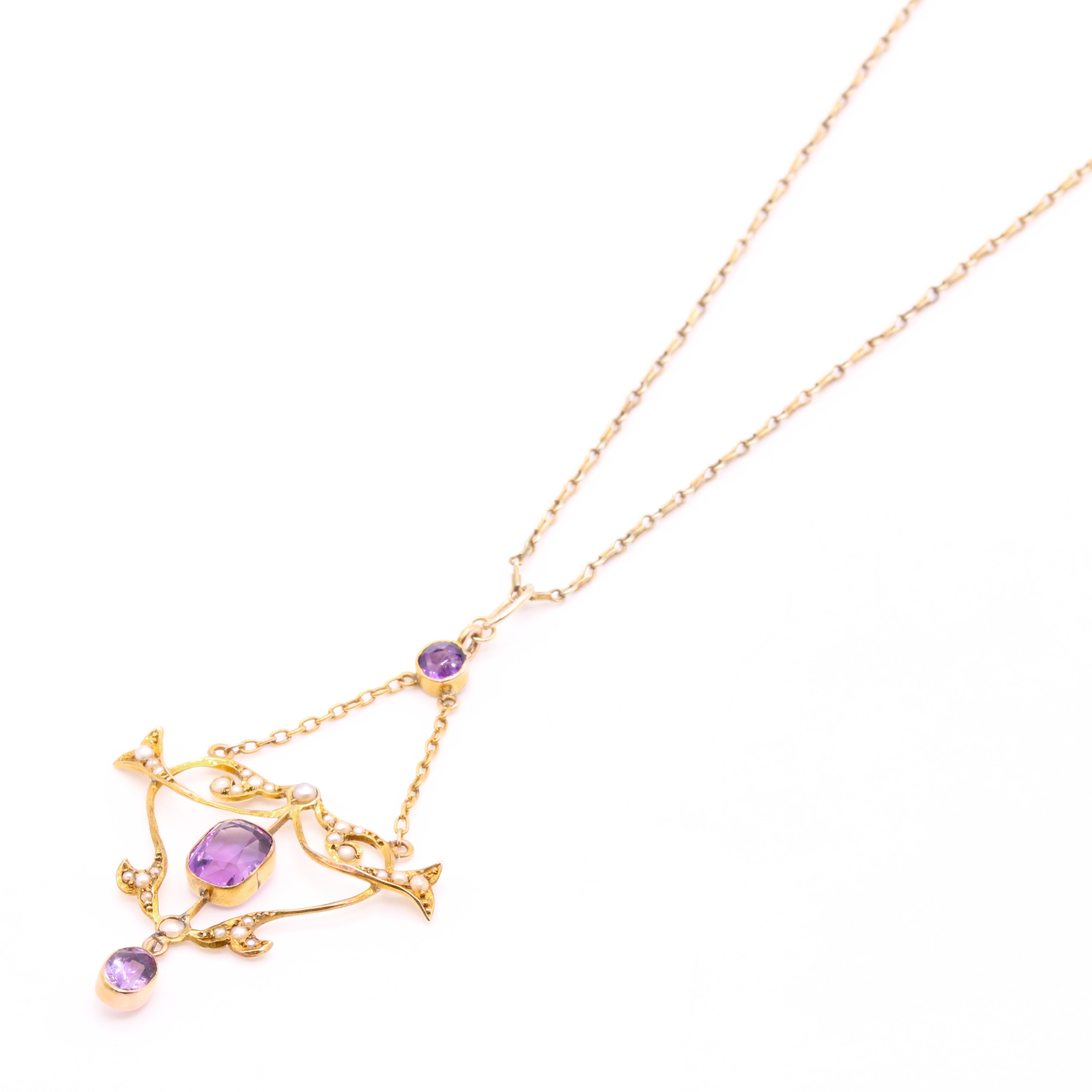 Pendentif édouardien ancien en or jaune 9 carats, améthyste et perle en vente 3