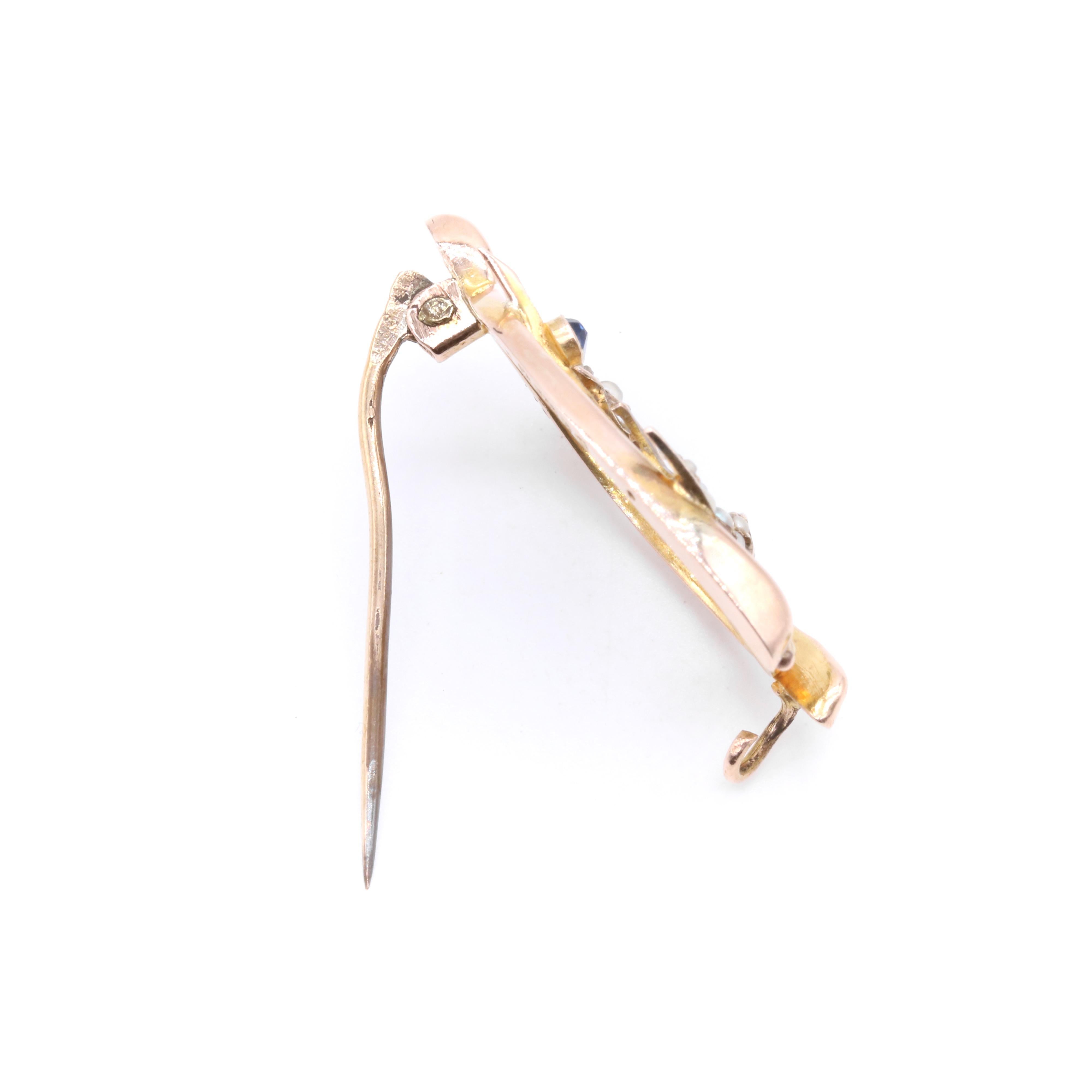 Antique Edwardian 9K Yellow Gold Blue Paste and Pearl Swallow Wishbone Brooch For Sale 4