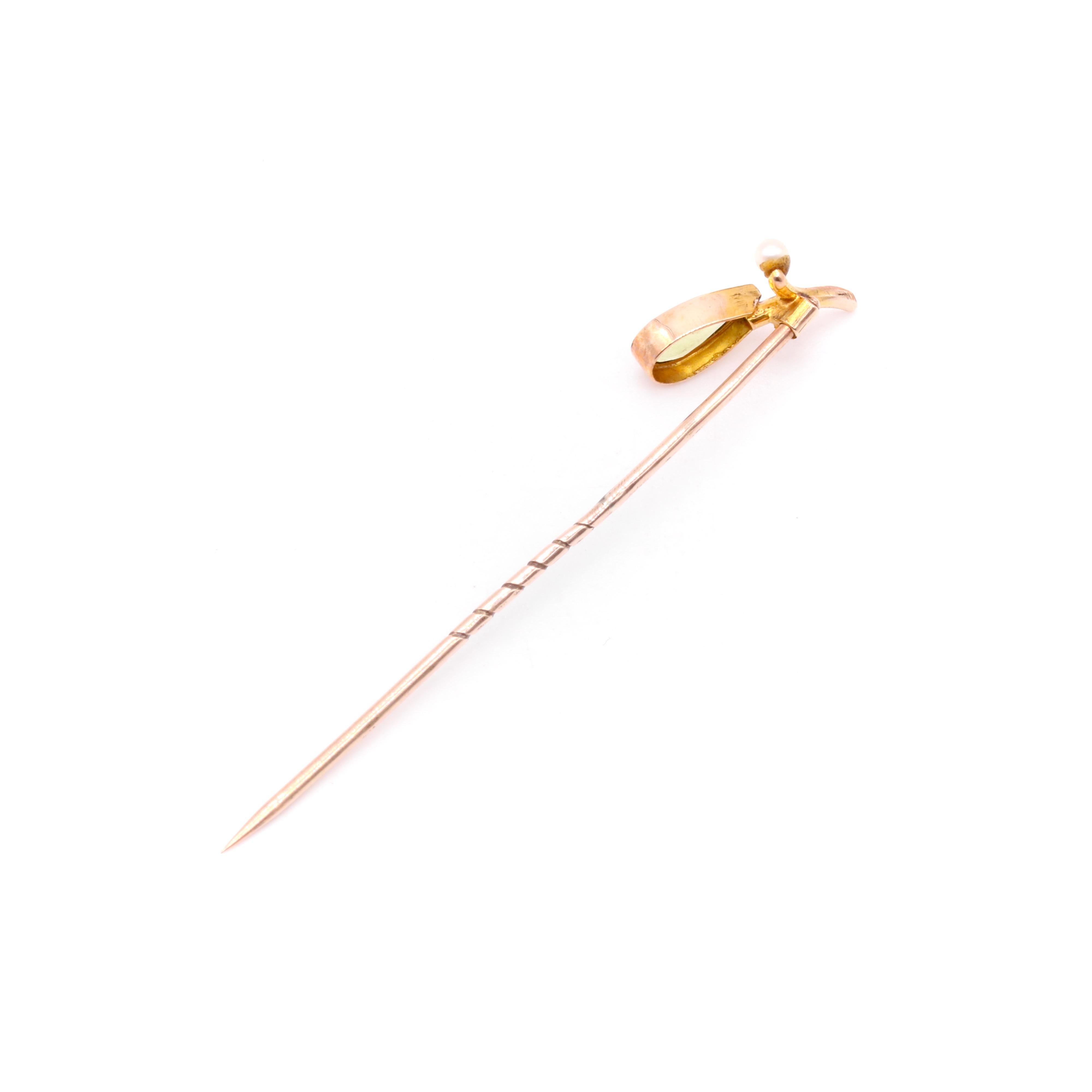Antique Edwardian 9K Yellow Gold Peridot and Pearl Pear Stick Pin For Sale 4
