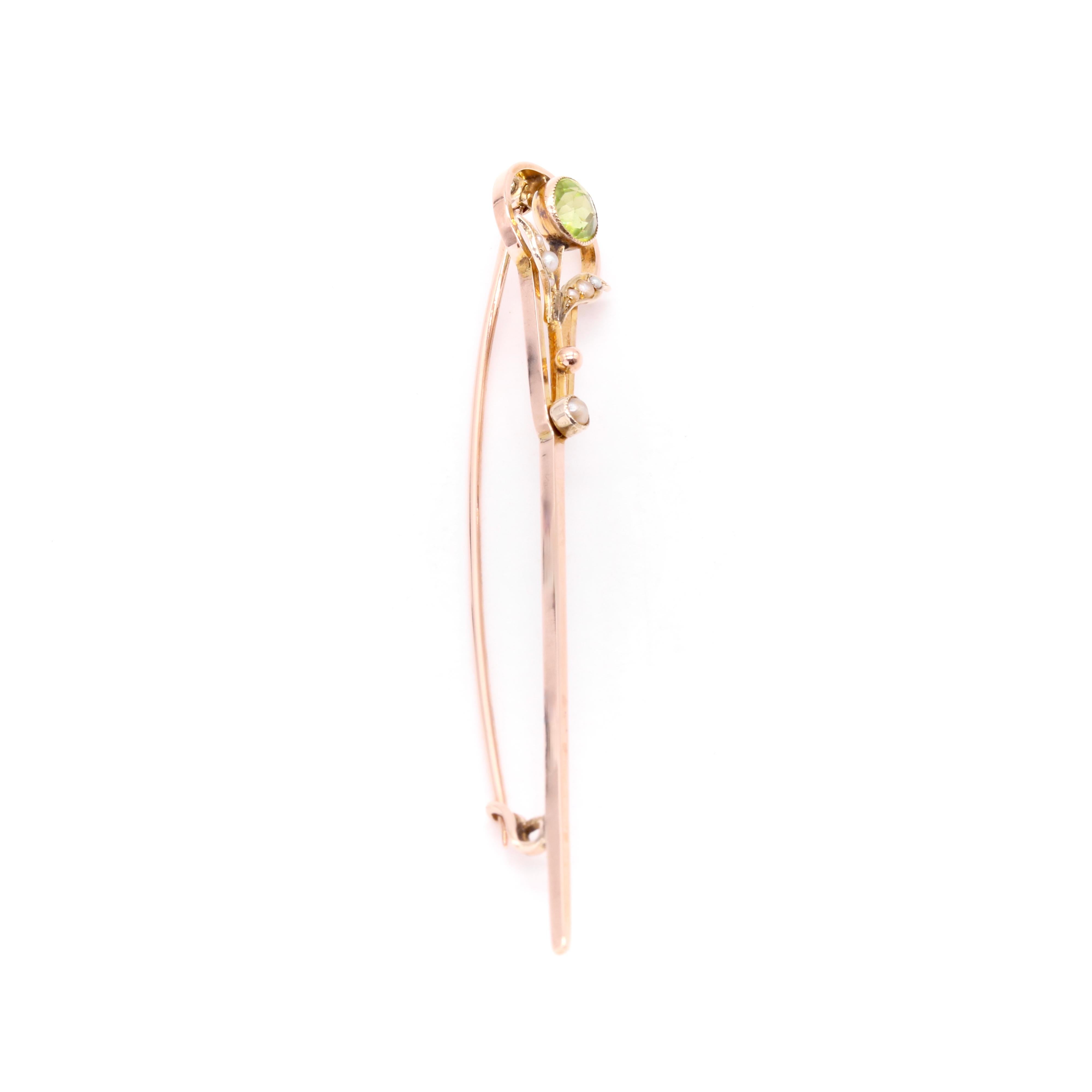 Broche ancienne de l'époque édouardienne en péridot et perles de la comète de Halley en jaune 9 carats Unisexe en vente