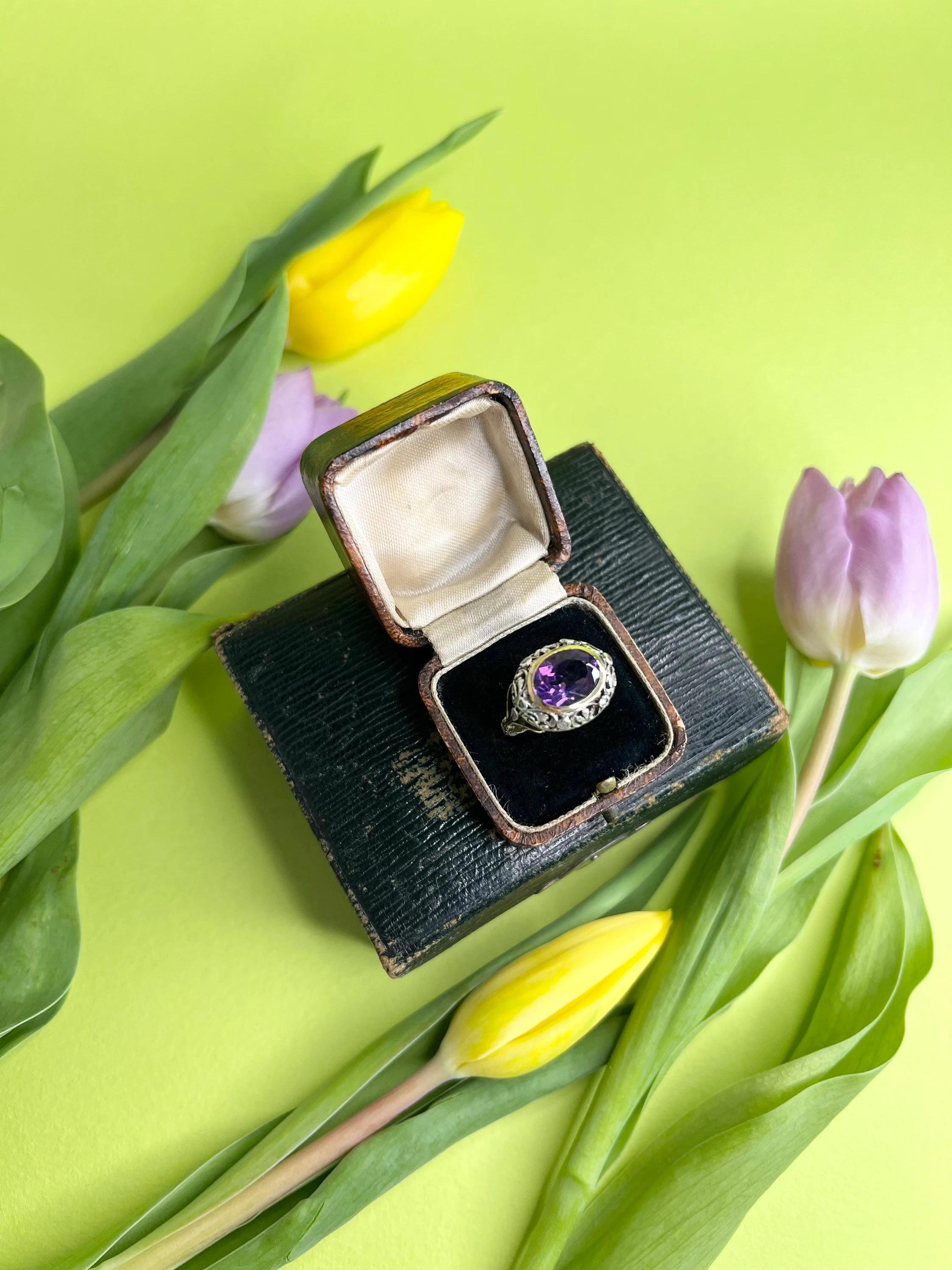 Antique Edwardian Amethyst and Diamond Yellow & White Gold Ring For Sale 1