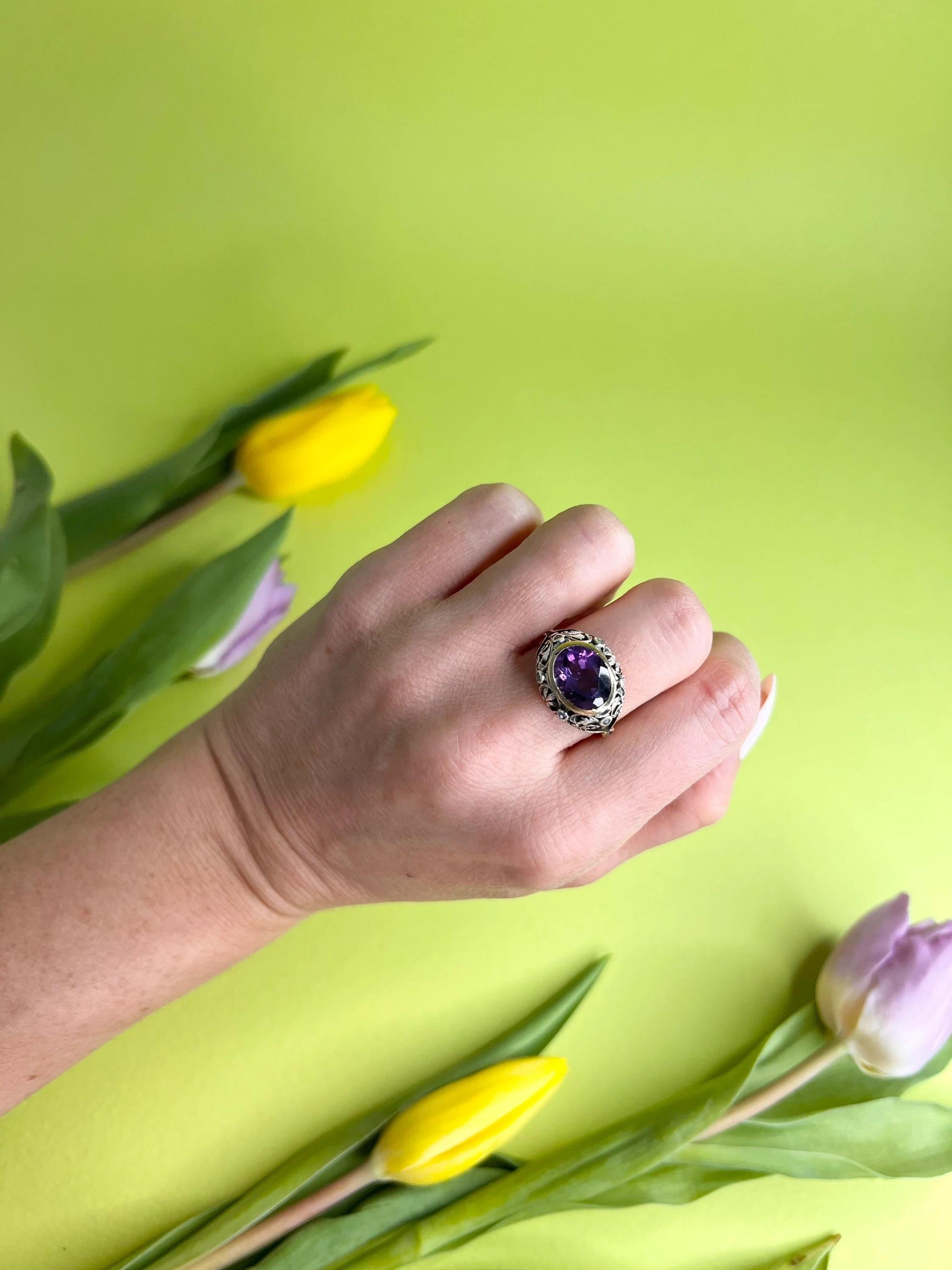 Antique Edwardian Amethyst and Diamond Yellow & White Gold Ring For Sale 4