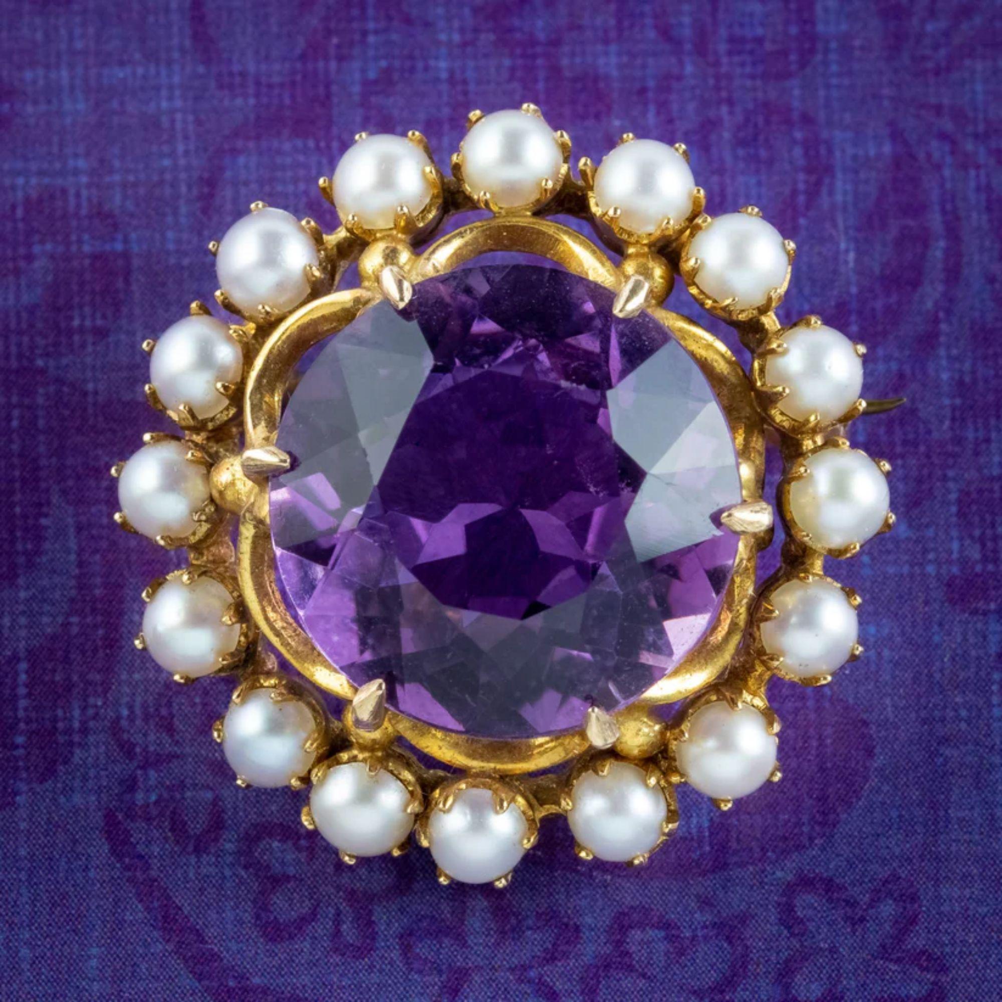 Antique Edwardian Amethyst Pearl Brooch in 9ct Gold 20ct Amethyst, circa 1910 For Sale