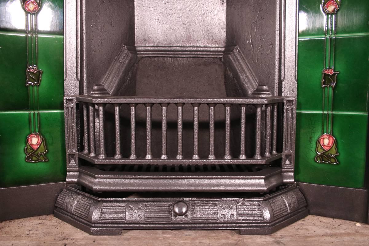 Early 20th Century Antique Edwardian Art Nouveau Cast Iron Grate