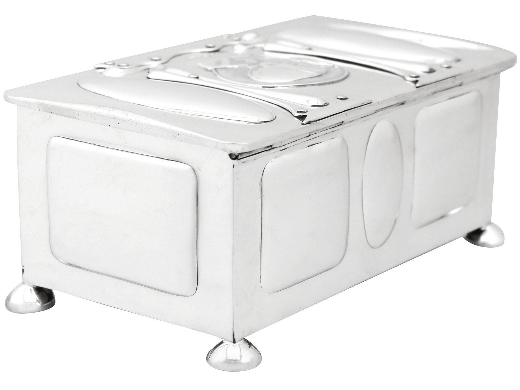 Early 20th Century Antique Edwardian Art Nouveau Style Sterling Silver Jewelry Casket For Sale