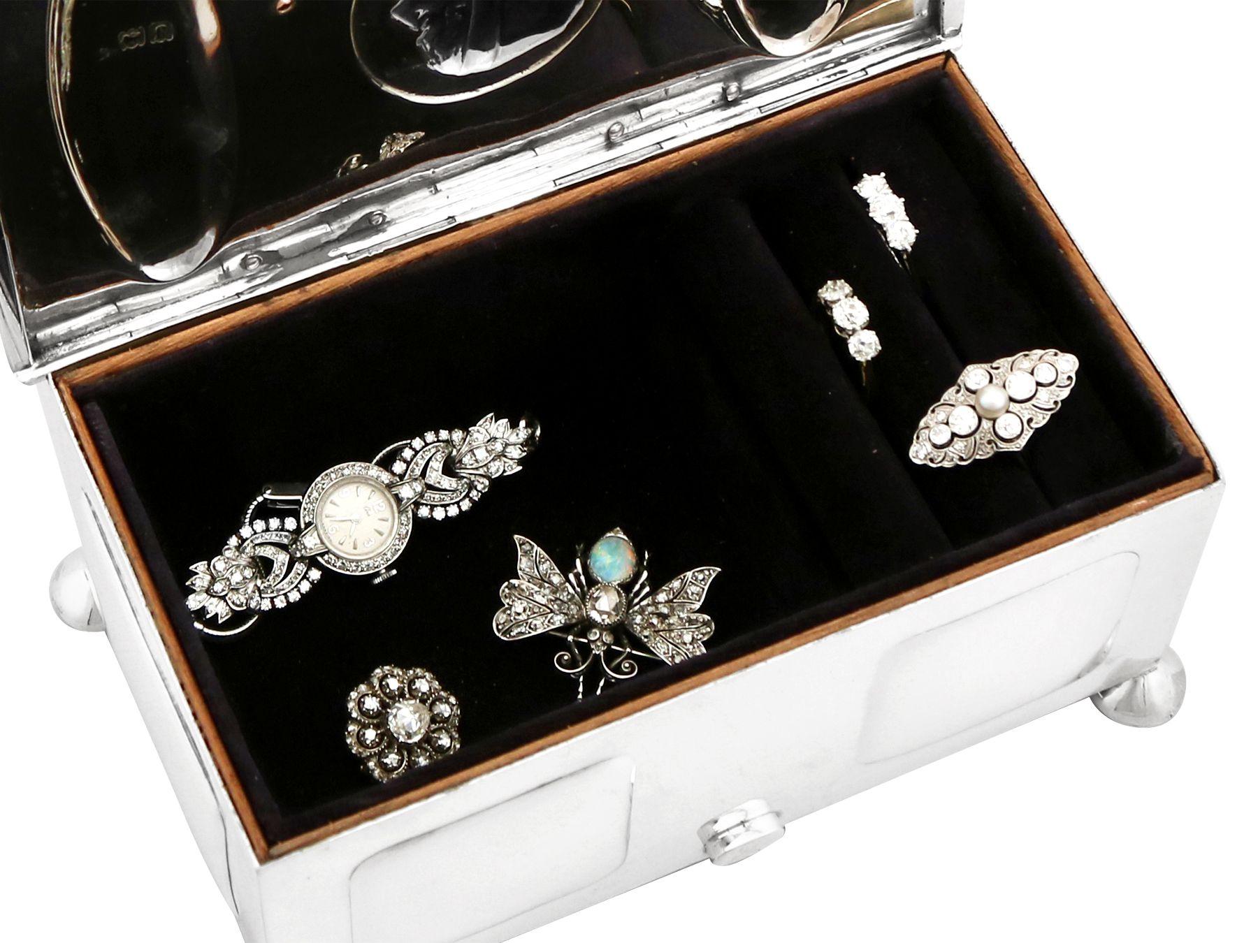 Ancien coffret à bijoux édouardien de style Art nouveau en argent sterling en vente 2