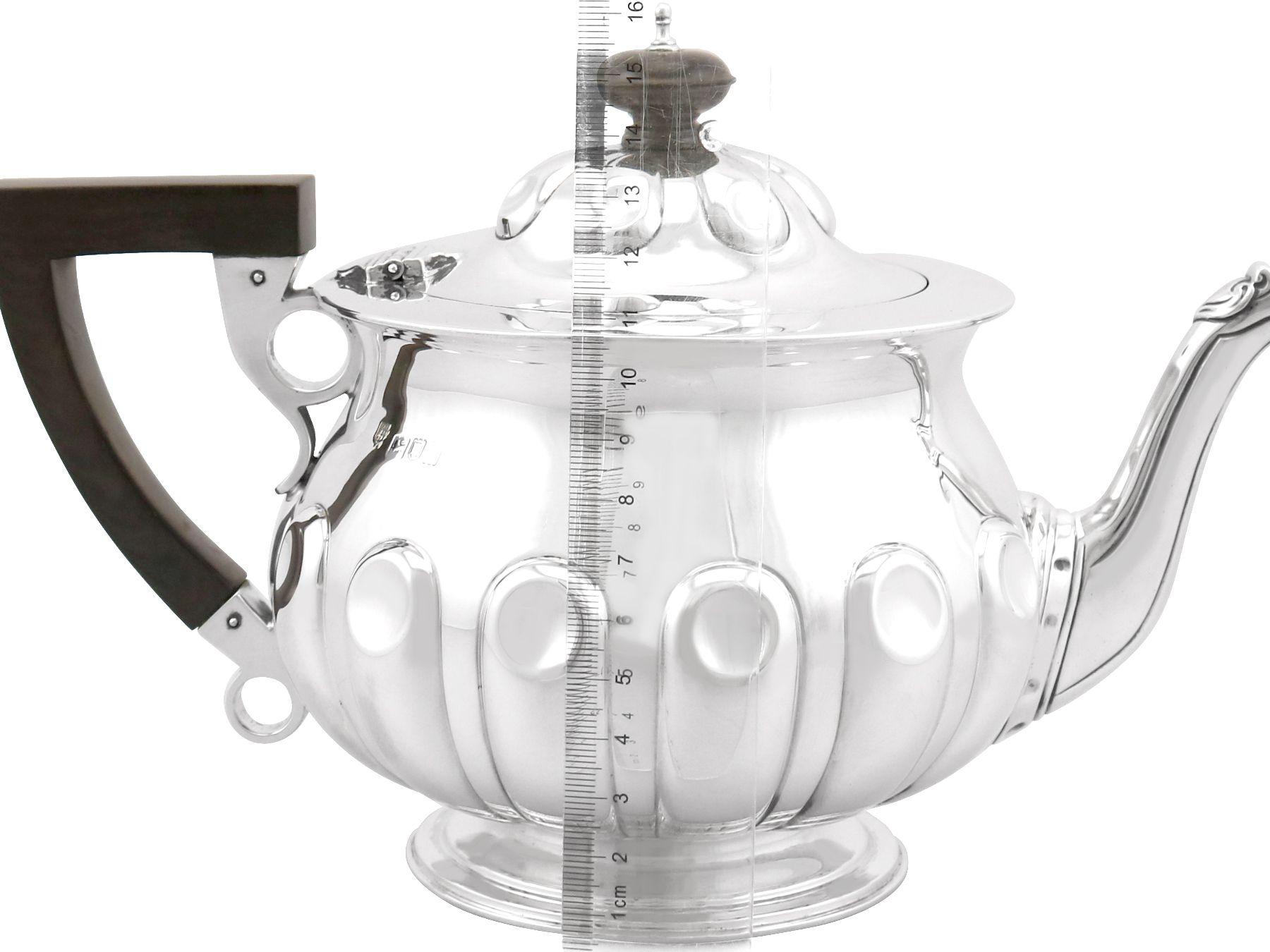 Reid & Sons Antique Edwardian Arts & Crafts Style Sterling Silver Teapot For Sale 1