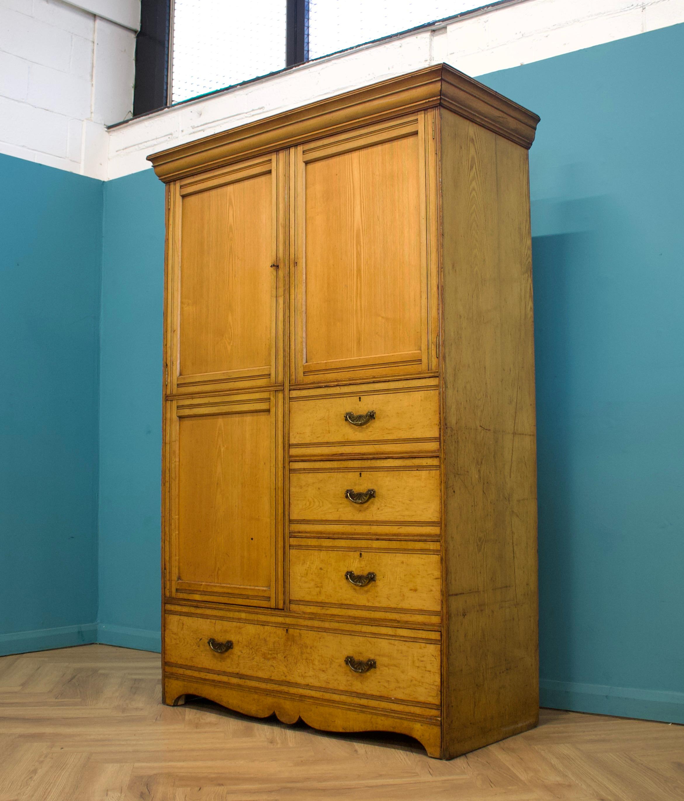 Antike Edwardian Esche Compactum Kombination Beaconsfield Kleiderschrank, 1900s (Holzarbeit) im Angebot