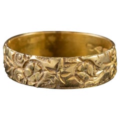 Antique Edwardian Band Ring 18 Carat Gold Forget Me Not, circa 1915
