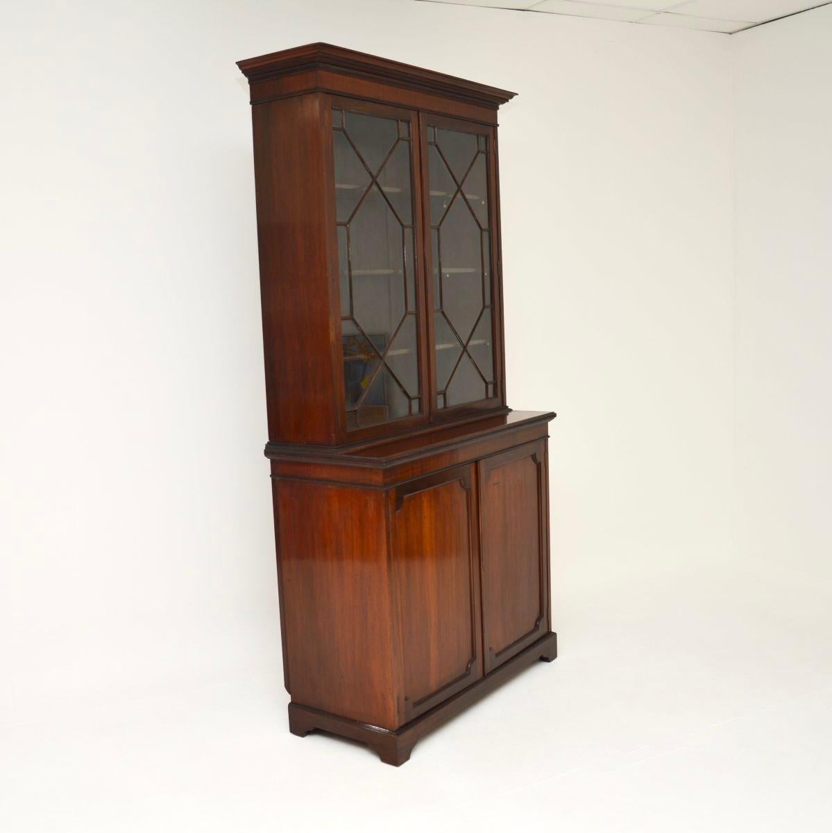 Early 20th Century Antique Edwardian Bookcase / Display Cabinet