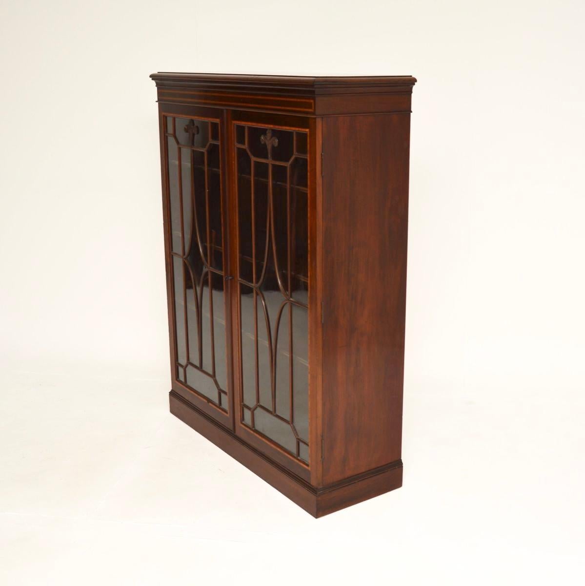 Early 20th Century Antique Edwardian Bookcase For Sale