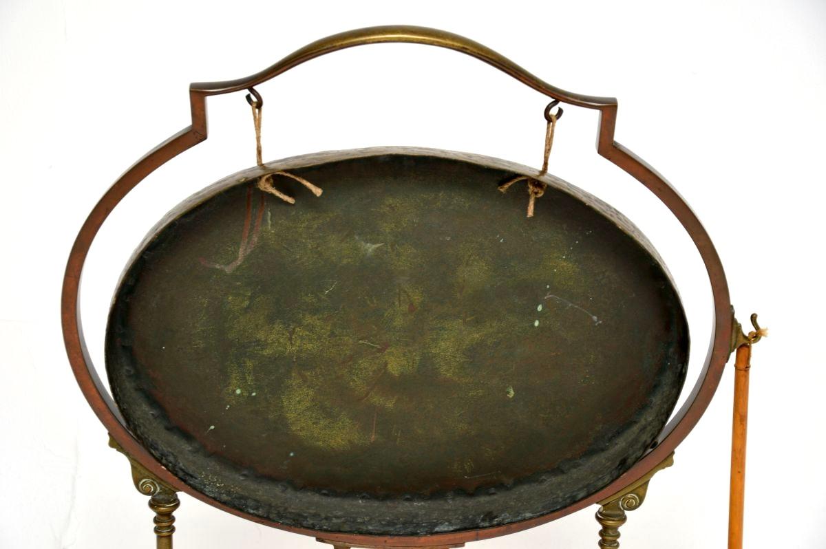 Antiker Edwardianischer Gong aus Messing und Eiche im Angebot 4