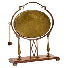 Antico gong da cena edoardiano in ottone e Oak