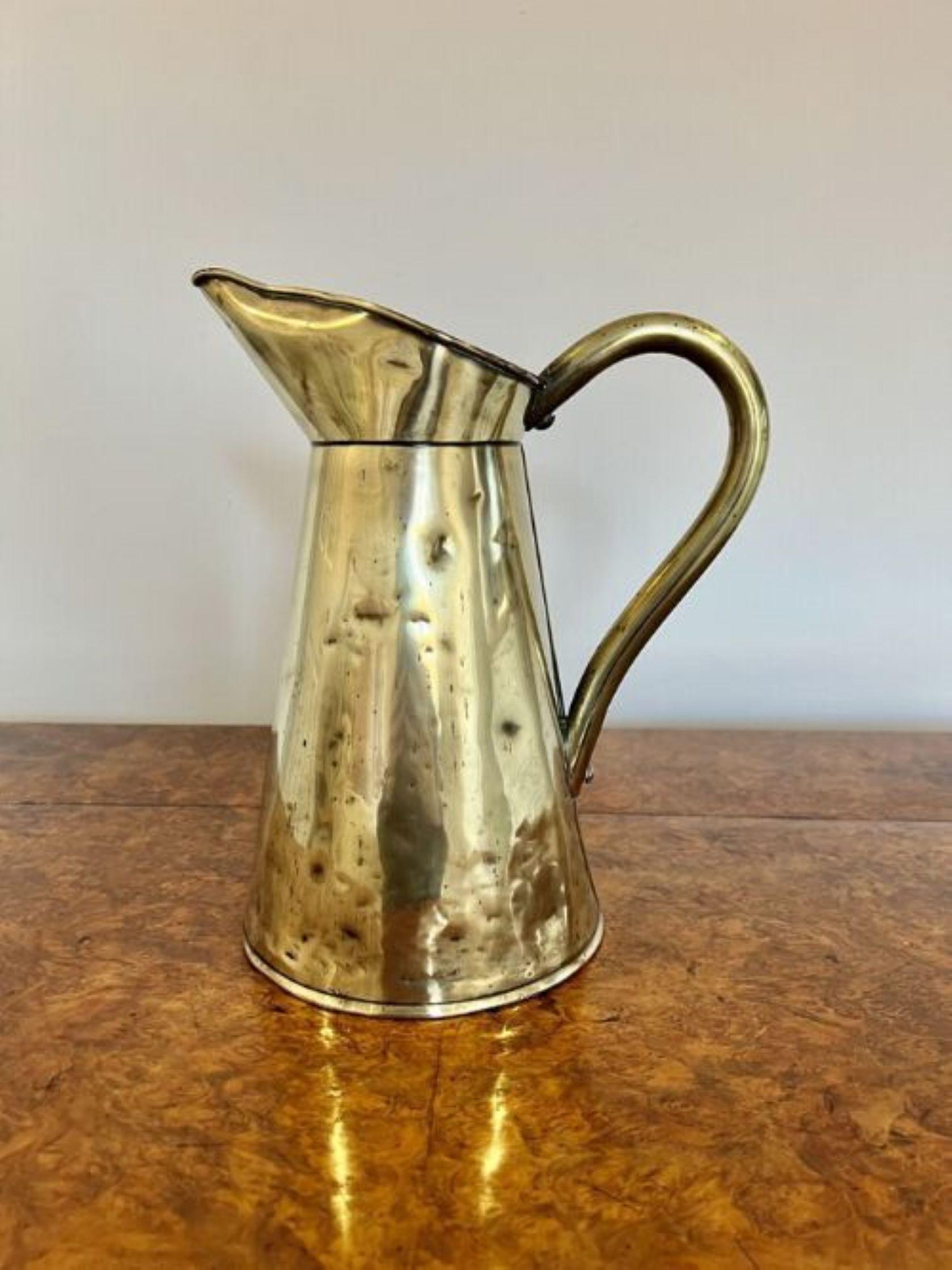 Antique Edwardian brass jug In Good Condition For Sale In Ipswich, GB