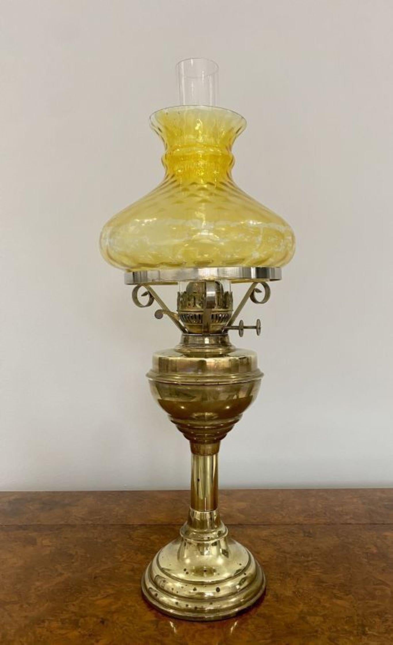 Antique Edwardian brass oil lamp In Good Condition For Sale In Ipswich, GB