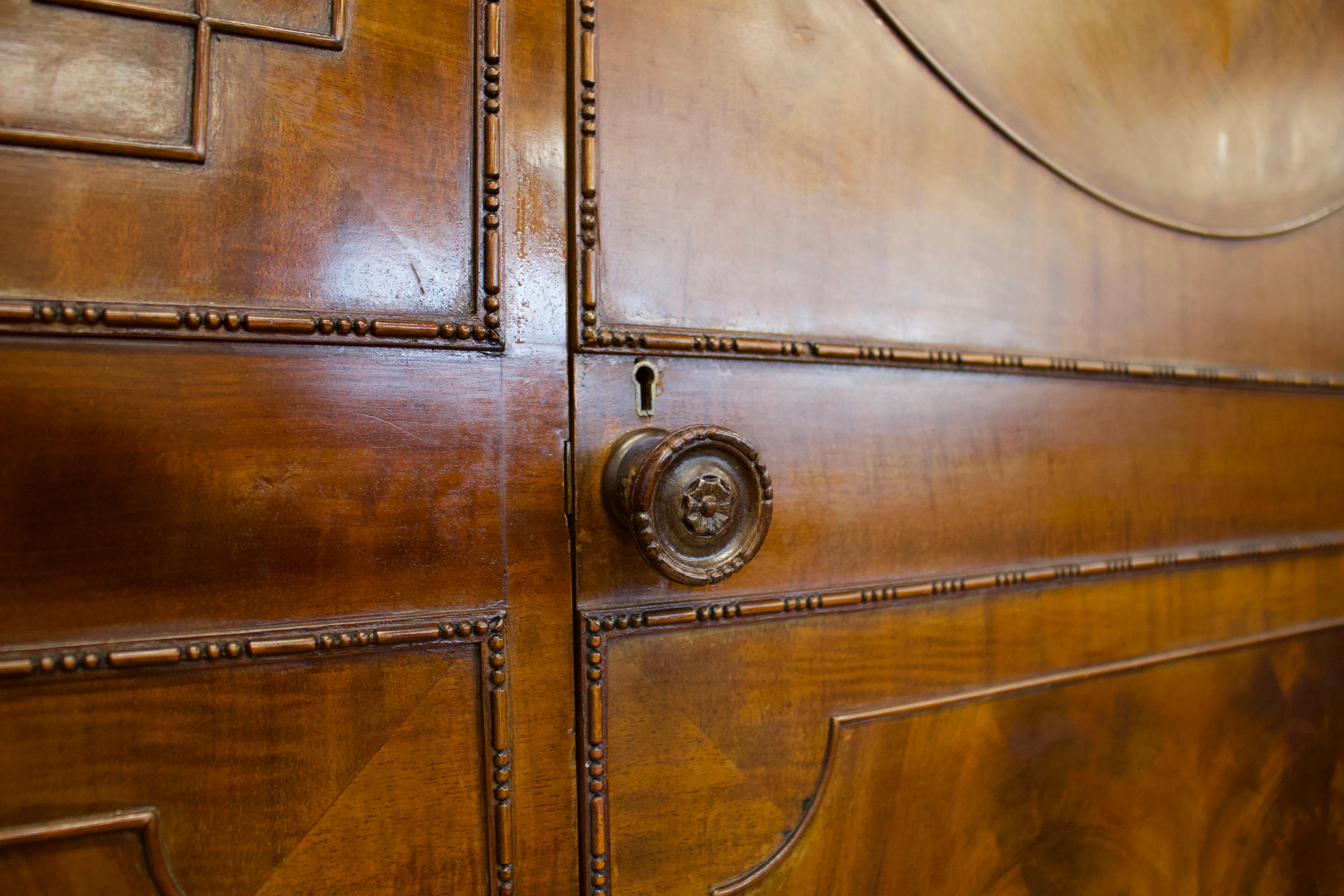 Antique British Burr Compactum Triple Door Wardrobe, 1900s (Holz) im Angebot