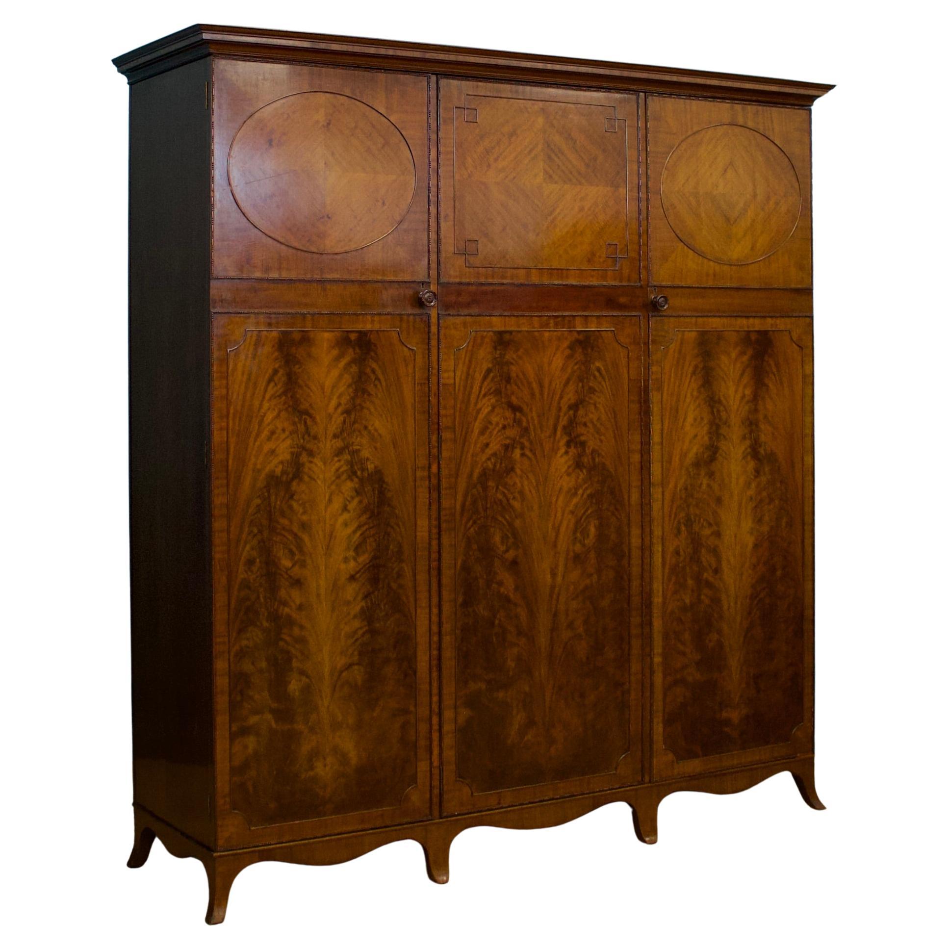 Antique British Burr Compactum Triple Door Wardrobe, 1900s im Angebot