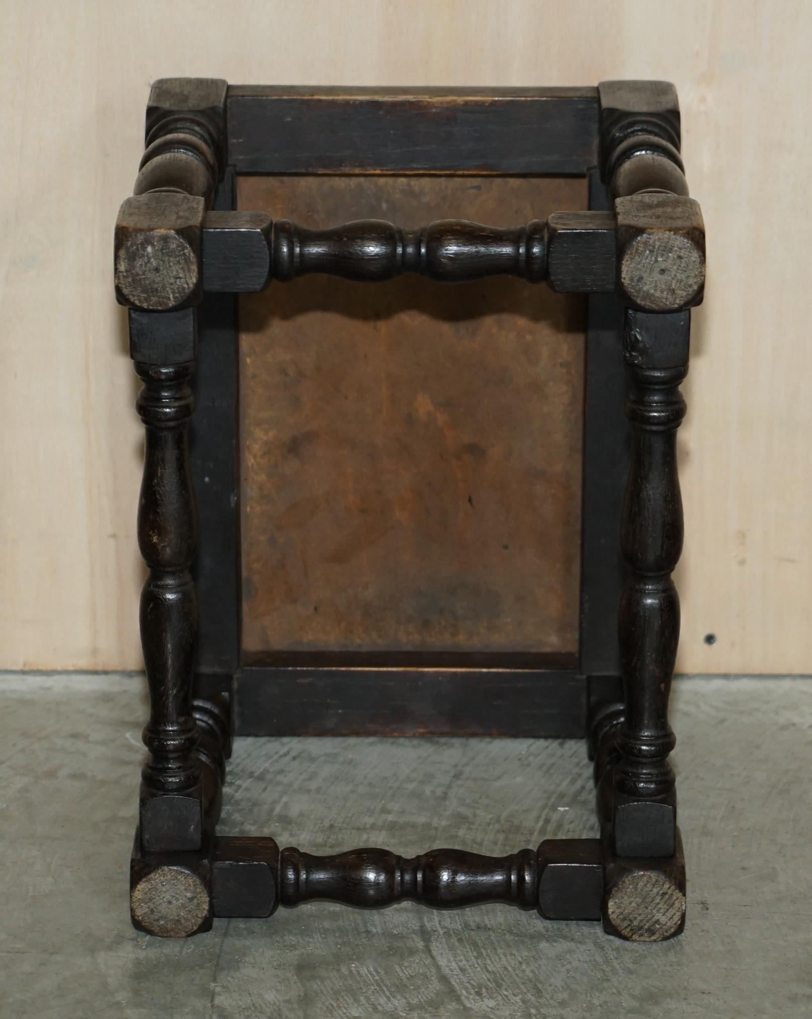 Antique Edwardian Brown Leather & English Oak circa 1900-1910 Small Footstool For Sale 3