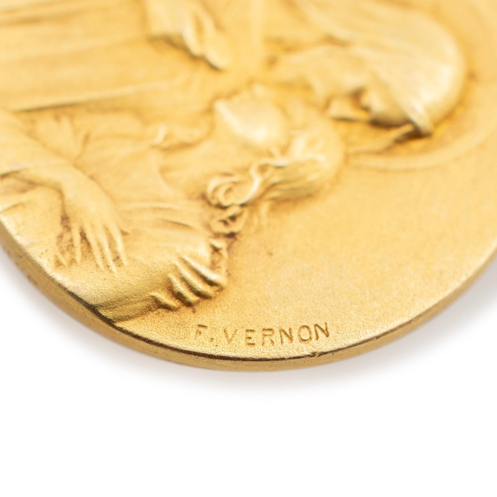 Women's or Men's Antique Edwardian Cartier Frederic de Vernon 18K Yellow Gold Medal Pendant For Sale