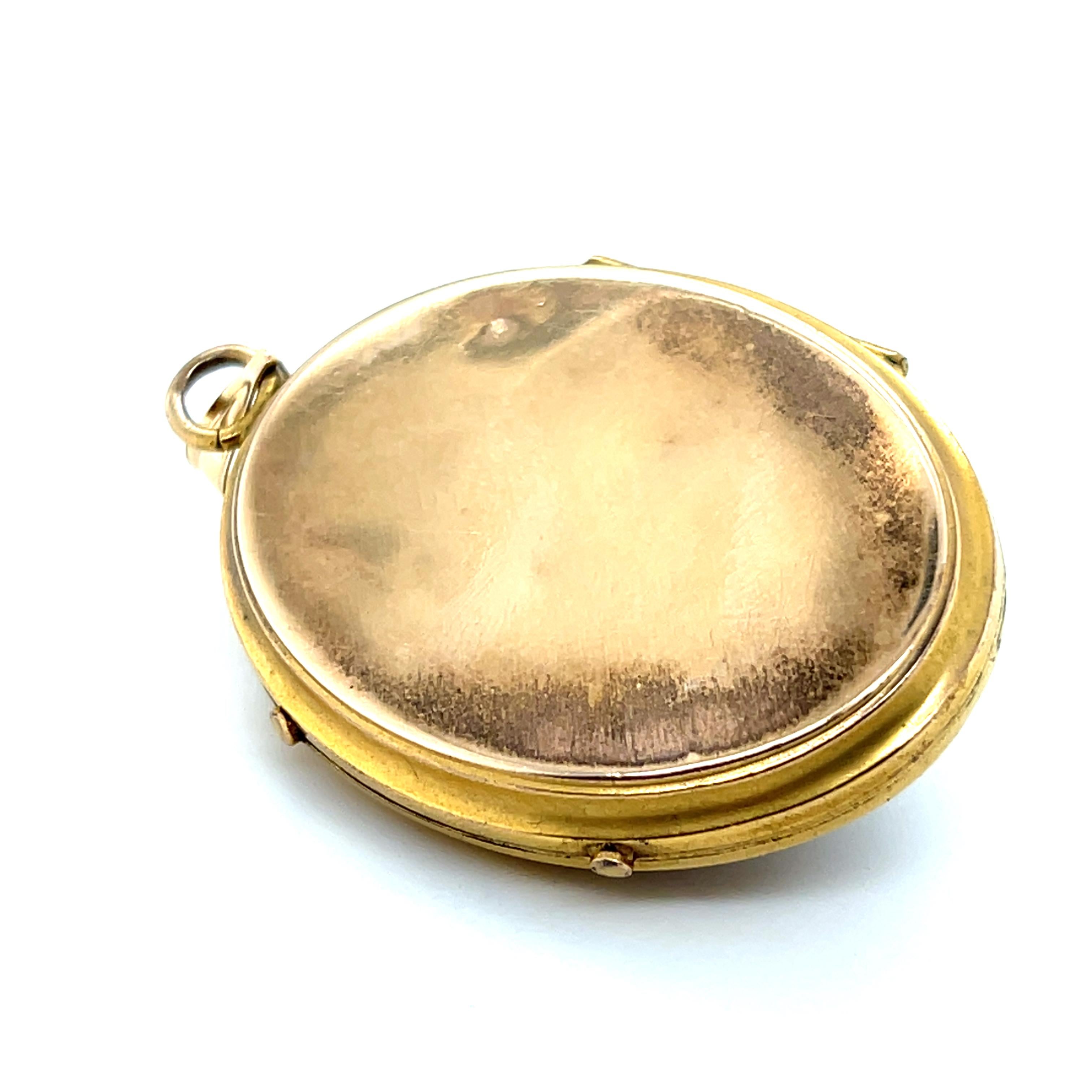 Antique Edwardian Carved Agate Cameo and  10k/14k Yellow Gold Locket 1900s For Sale 9