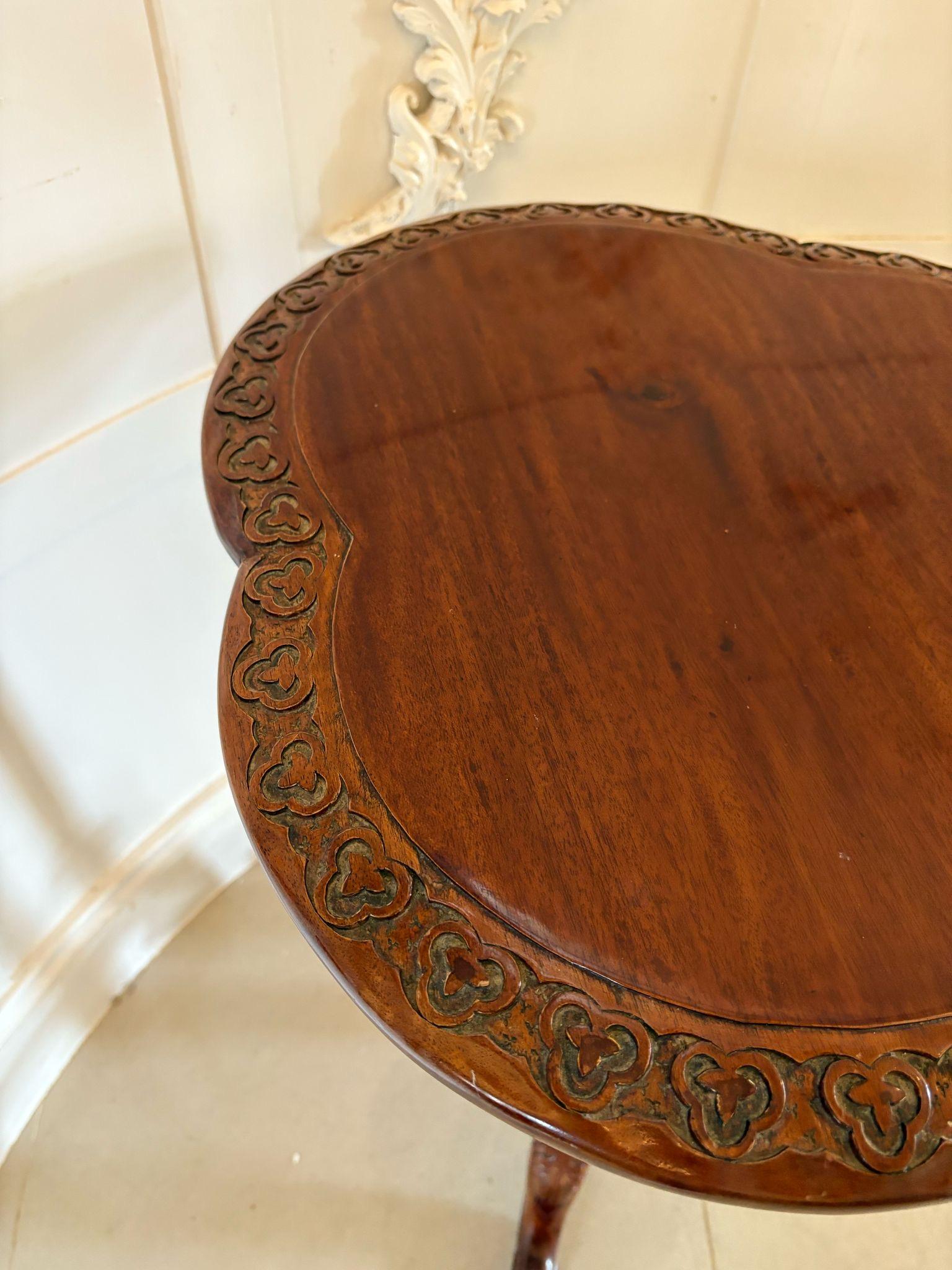 Édouardien Ancienne table de lampe en acajou sculpté de l'époque édouardienne en vente
