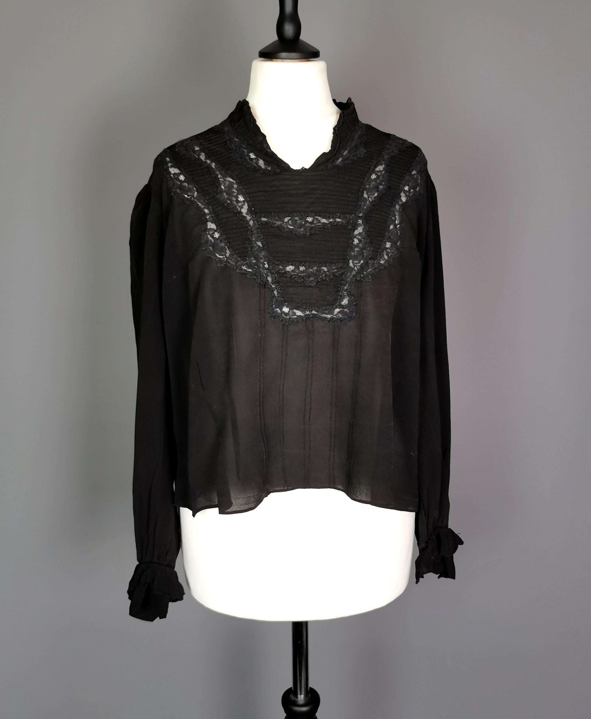 Antique Edwardian chiffon and lace blouse  For Sale 11