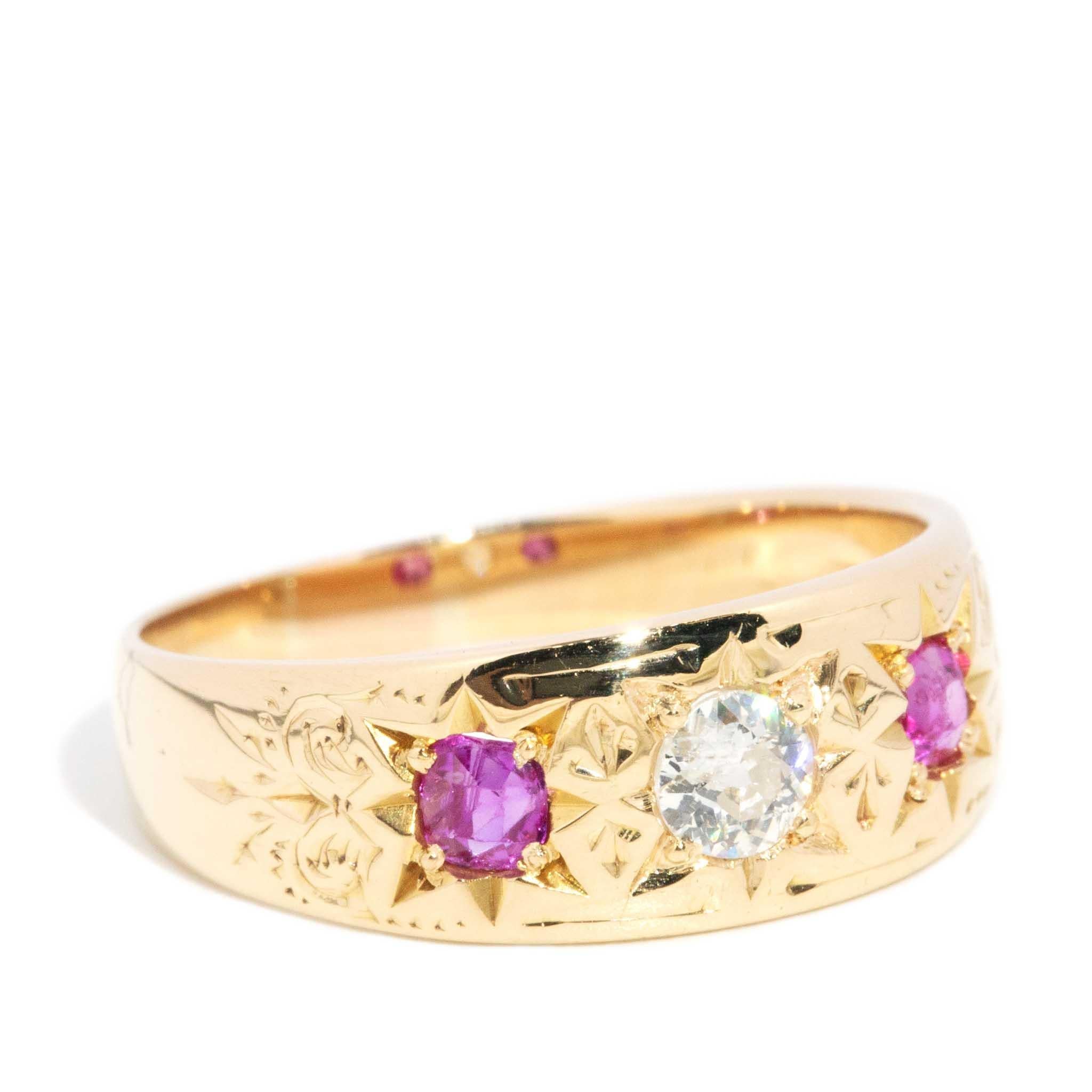 Antiguo anillo eduardiano circa 1900 de rubí y diamante talla antigua de oro amarillo de 18 quilates Eduardiano en venta