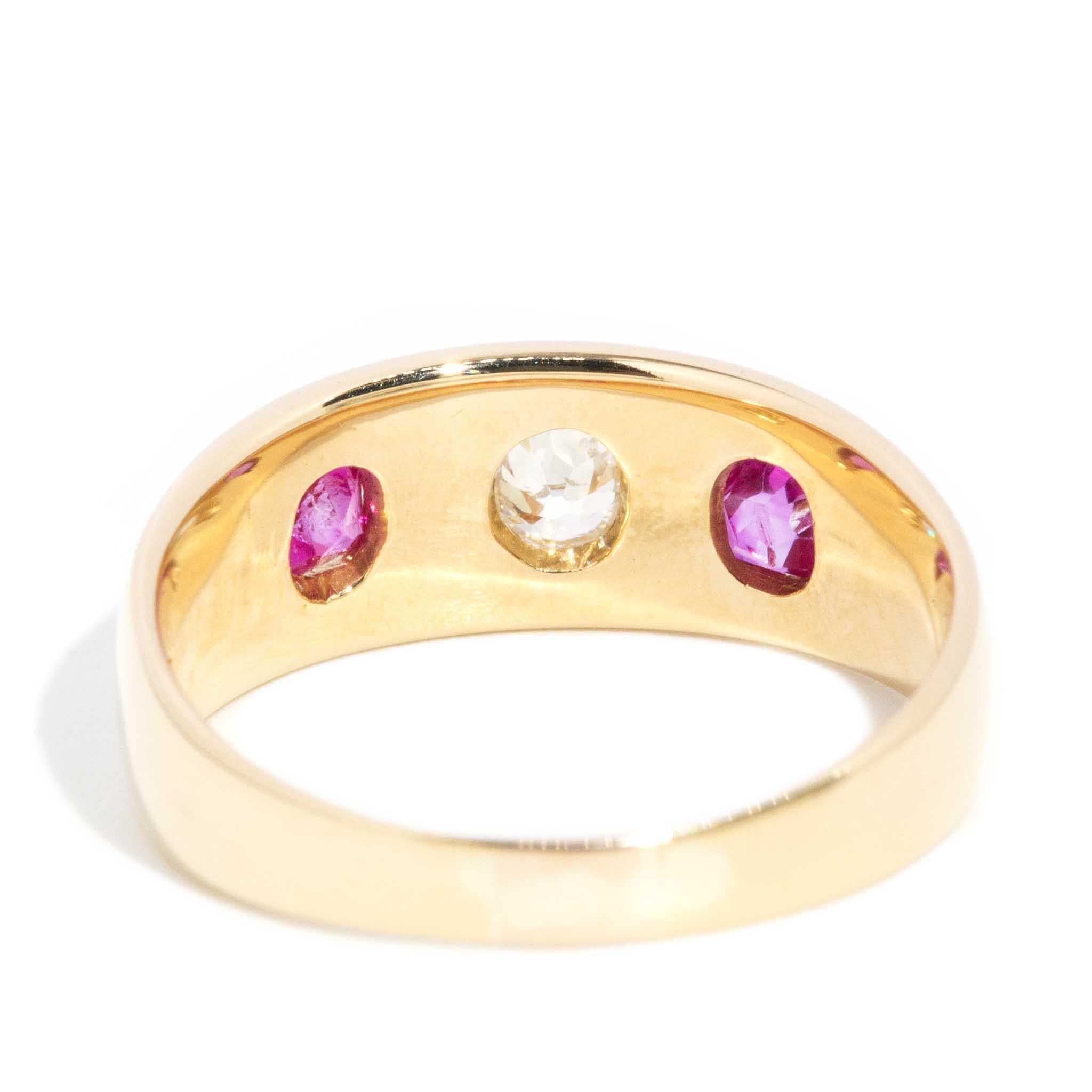 Antiguo anillo eduardiano circa 1900 de rubí y diamante talla antigua de oro amarillo de 18 quilates en venta 1