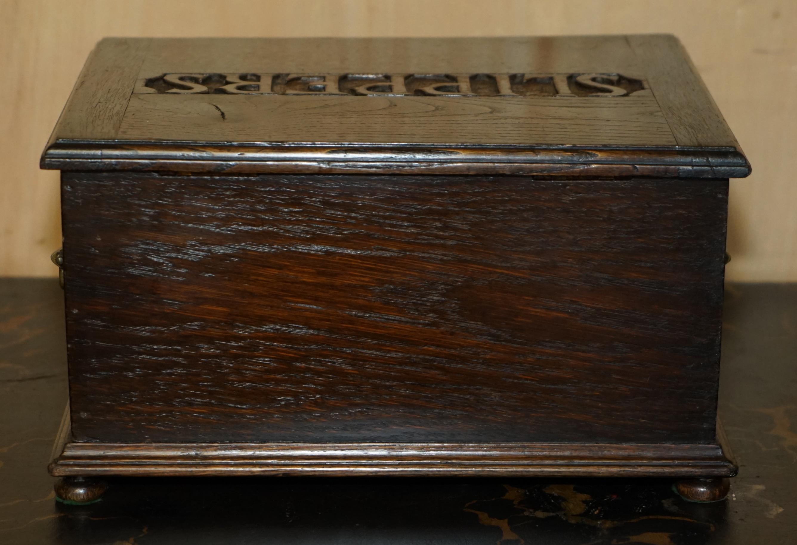 ANTIQUE EDWARDiAN CIRCA 1910 ENGLISH OAK SLIPPERS STORAGE BOX ORNATE HANDLES en venta 2