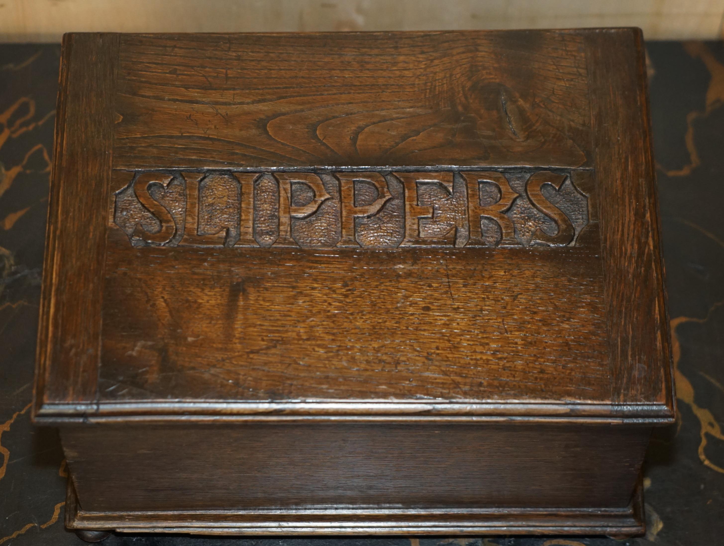 ANTIQUE EDWARDiAN CIRCA 1910 ENGLISH OAK SLIPPERS STORAGE BOX ORNATE HANDLES Inglés en venta